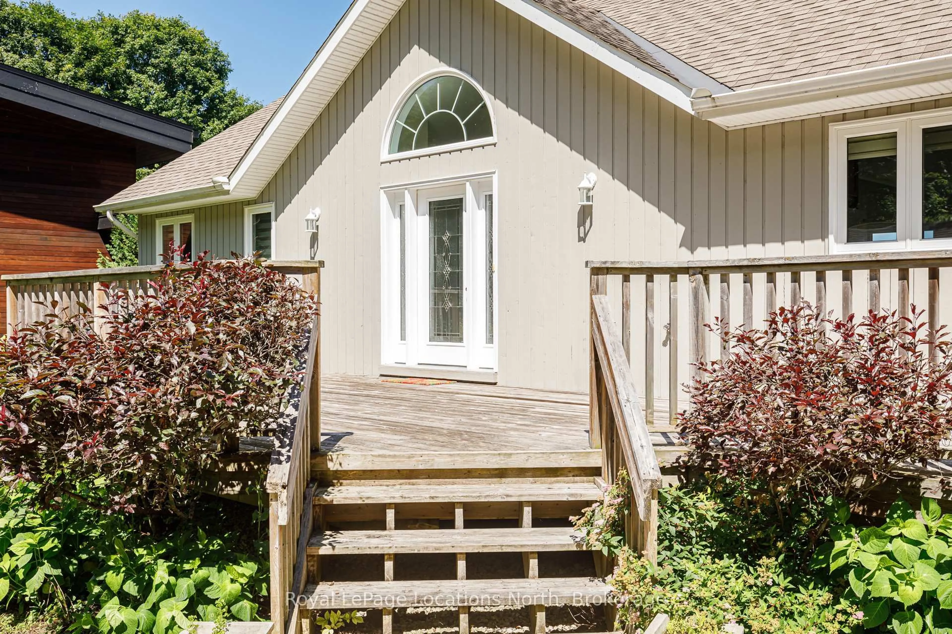 Home with vinyl exterior material, unknown for 115 South Shores Rd, Grey Highlands Ontario N0C 1E0