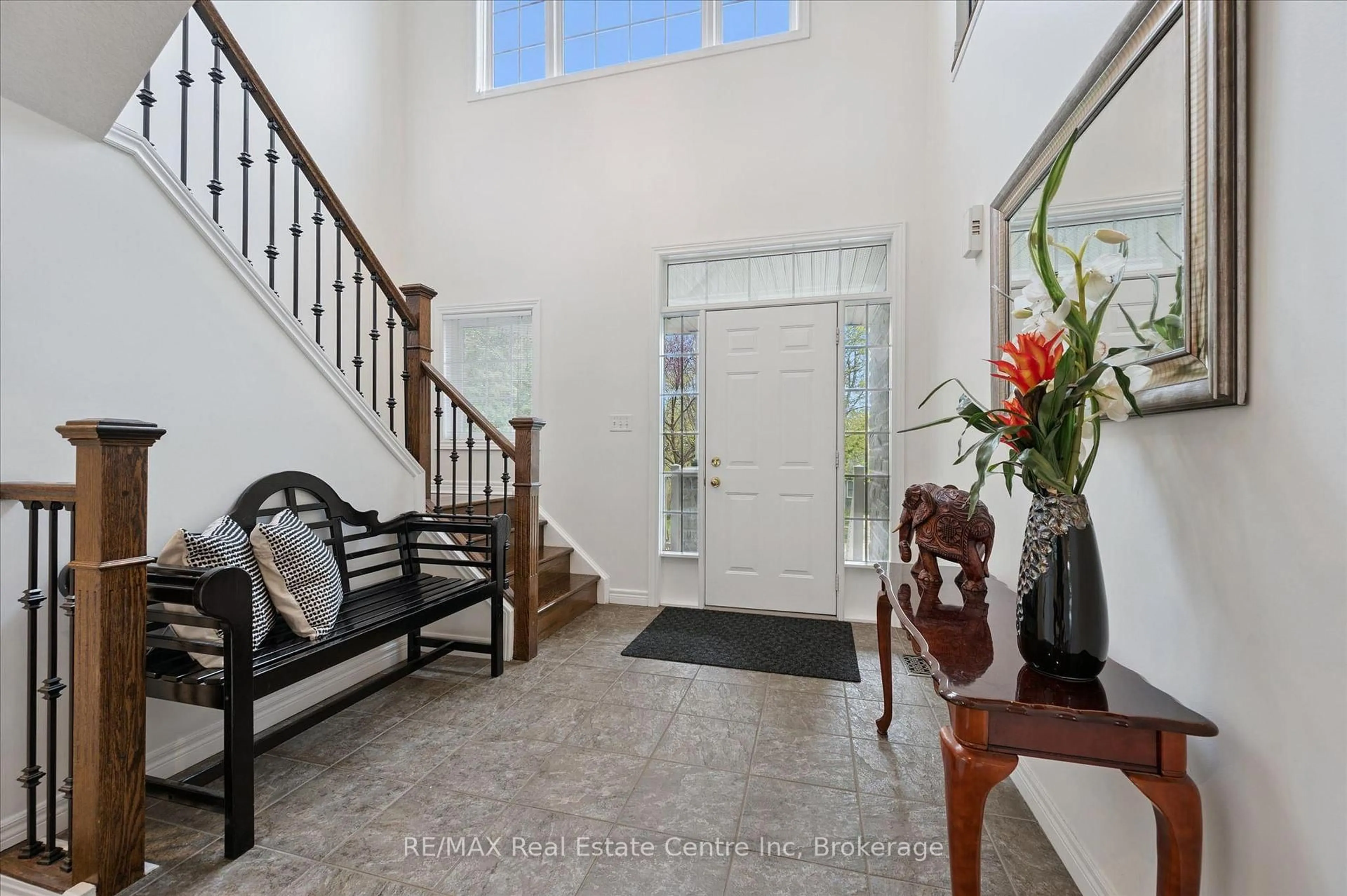 Indoor entryway for 7 HARDY St, Guelph Ontario N1E 5G4