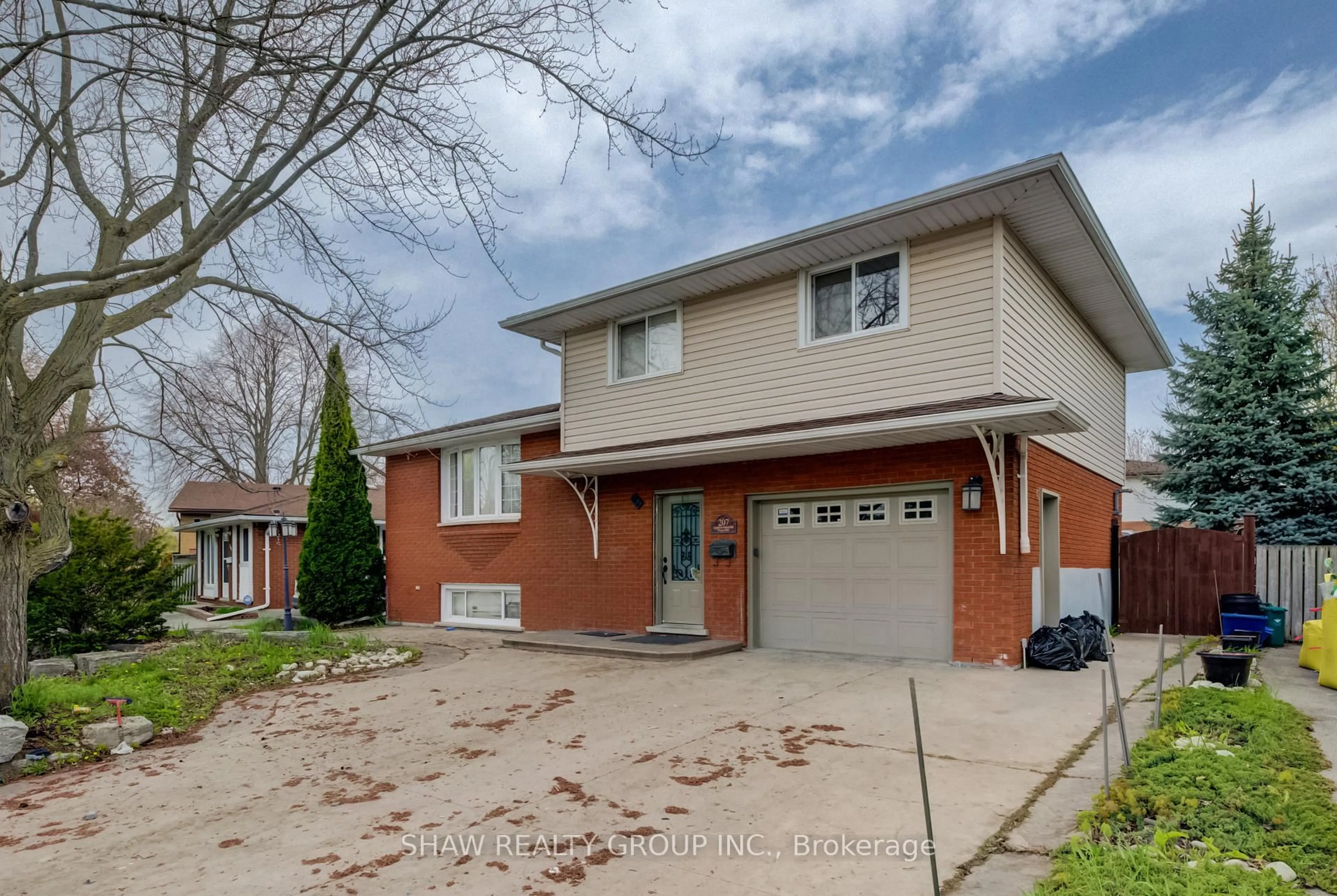 Home with brick exterior material, street for 207 Christopher Dr, Cambridge Ontario N1R 4S6