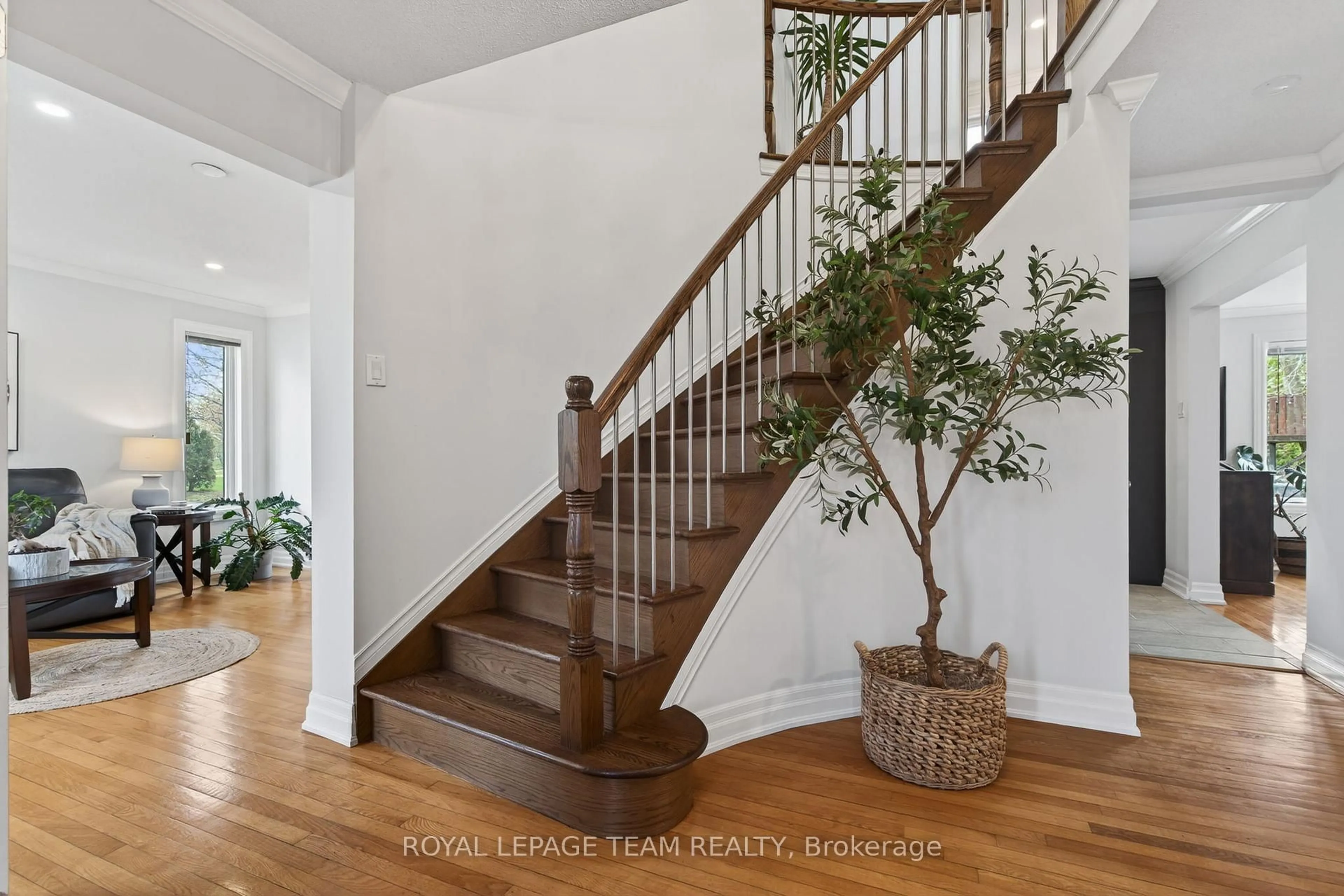 Stairs for 1108 Cindy Hill Cres, Ottawa Ontario K4M 1E8