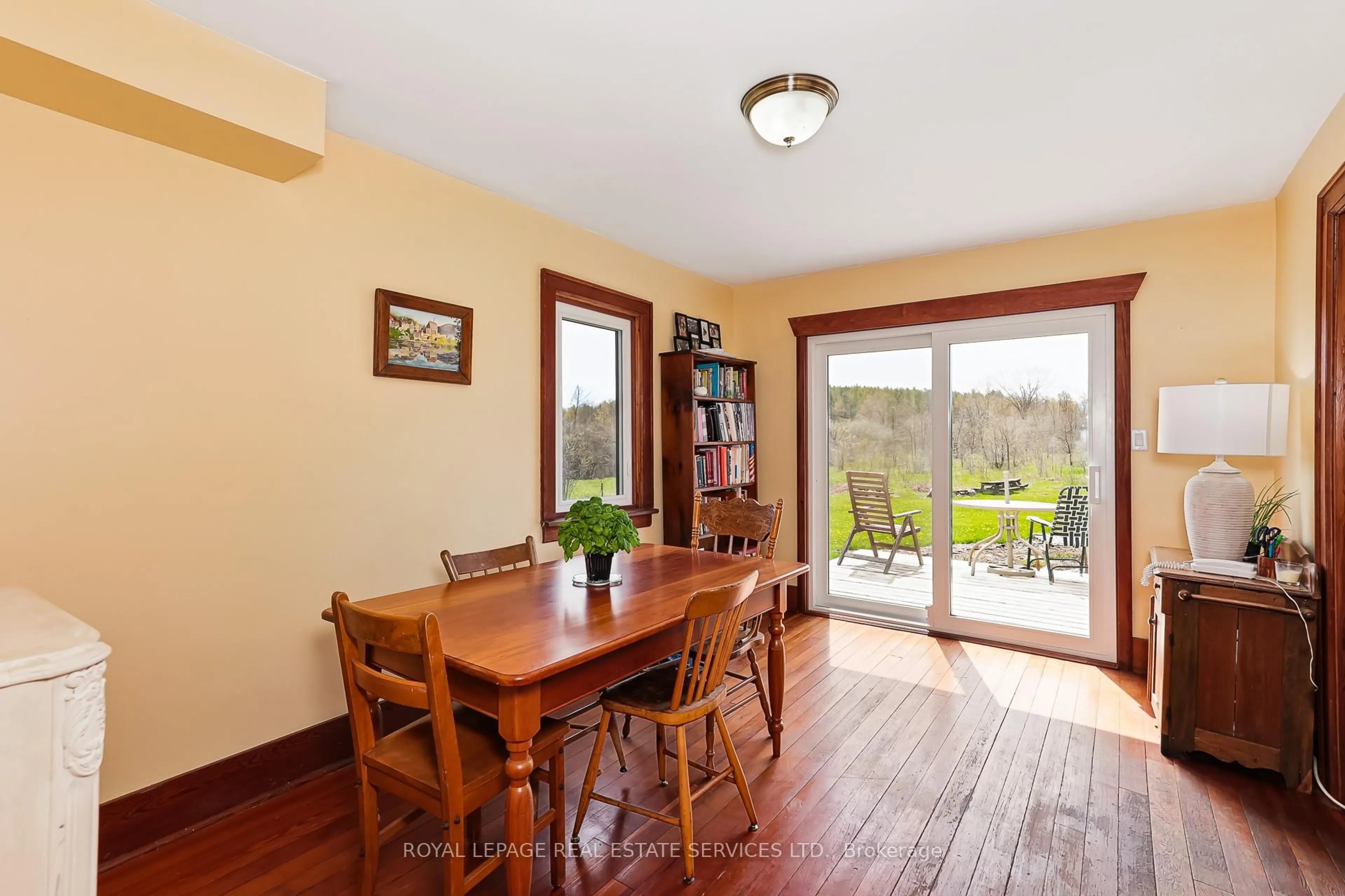 Dining room, wood/laminate floor for 58111 12th Line, Meaford Ontario N4L 1W5