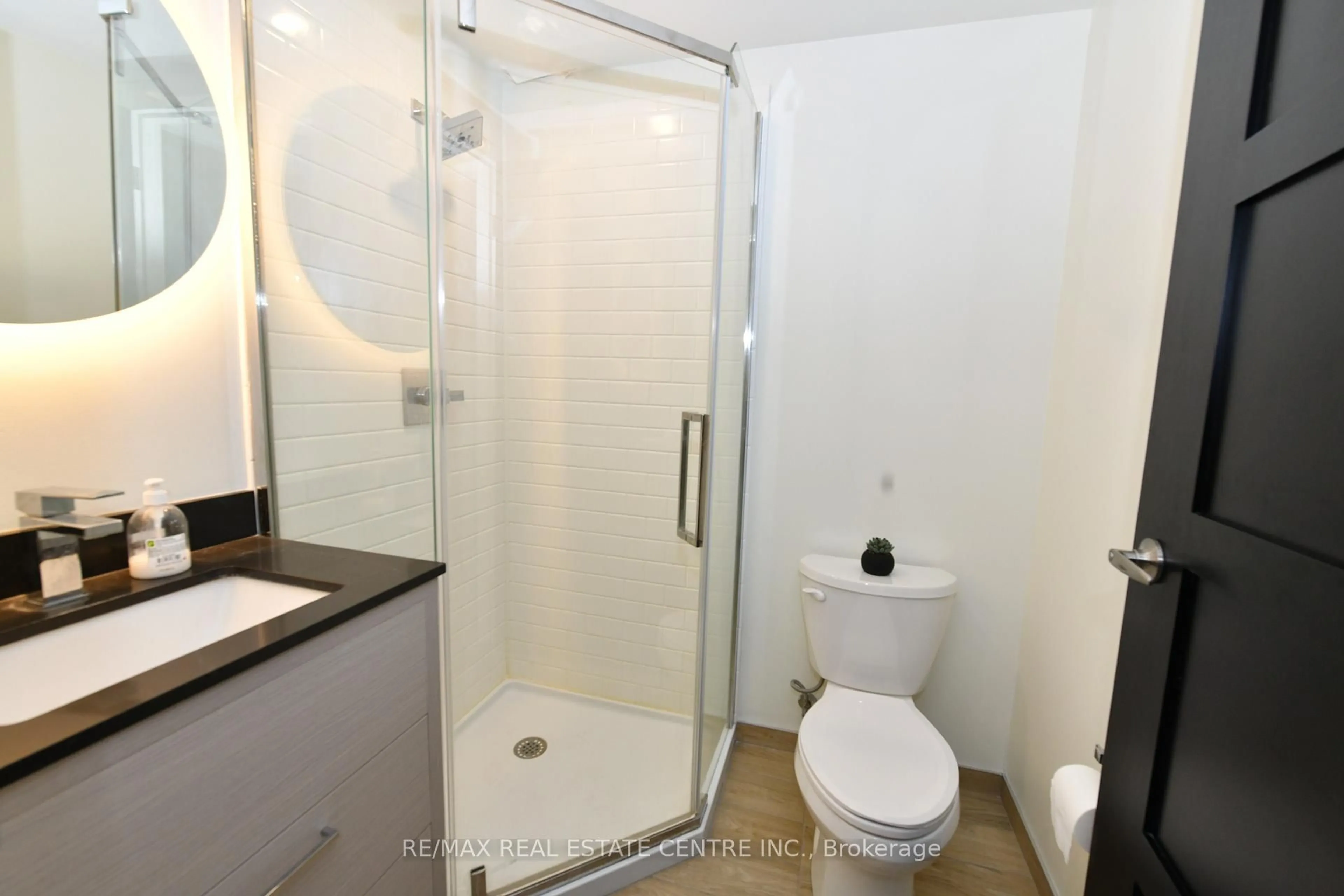 Standard bathroom, unknown for 145 Columbia St #736, Waterloo Ontario N2L 3L2