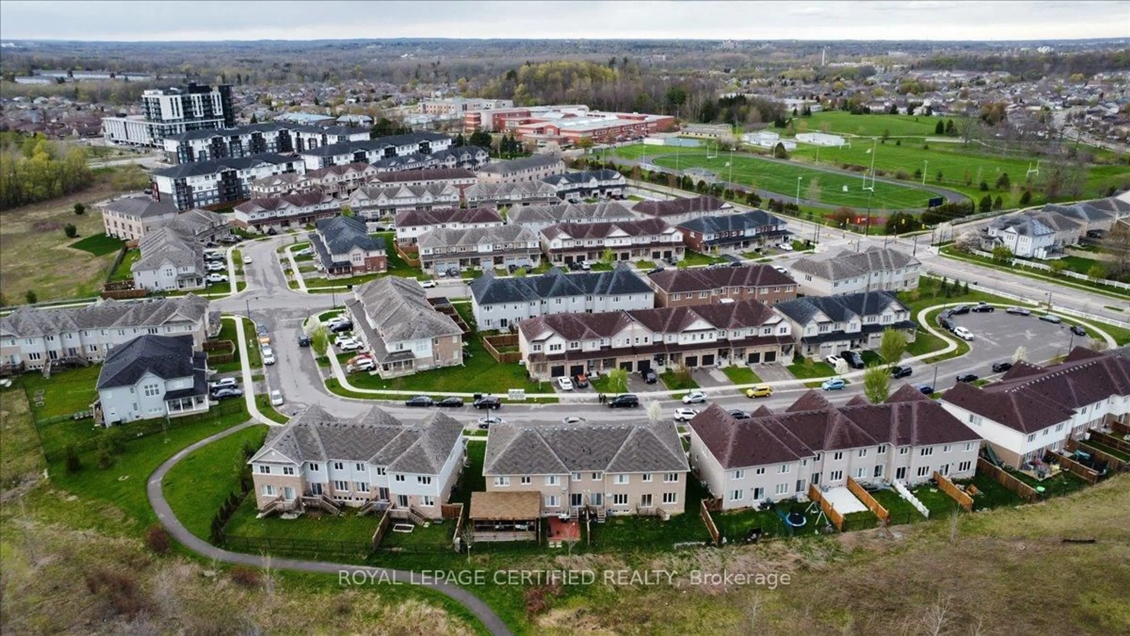 A pic from outside/outdoor area/front of a property/back of a property/a pic from drone, street for 28 Cole Cres, Brantford Ontario N3T 0P4