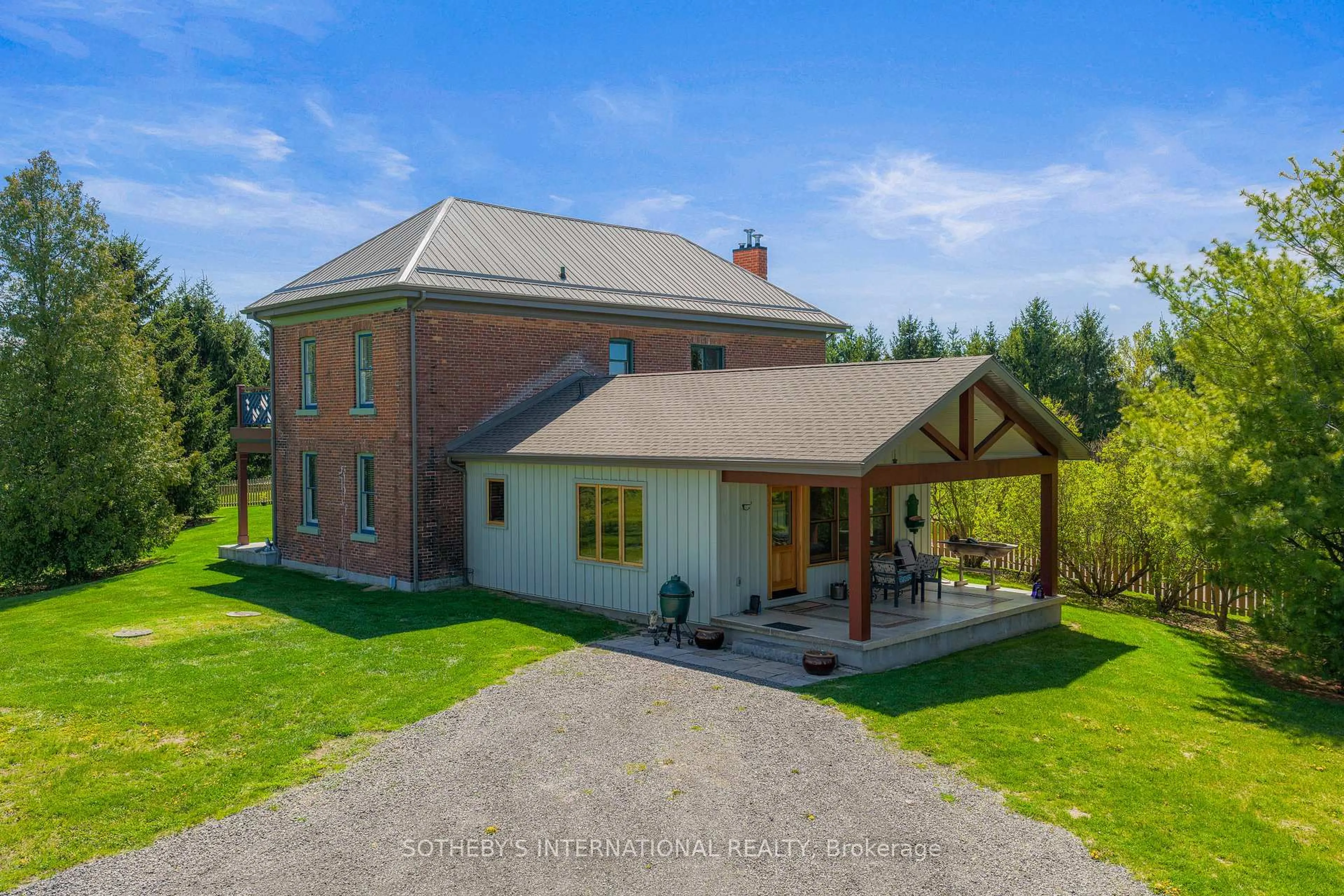 A pic from outside/outdoor area/front of a property/back of a property/a pic from drone, building for 1489 Eden Grove Rd, Front of Leeds & Seeleys Bay Ontario K0E 1L0