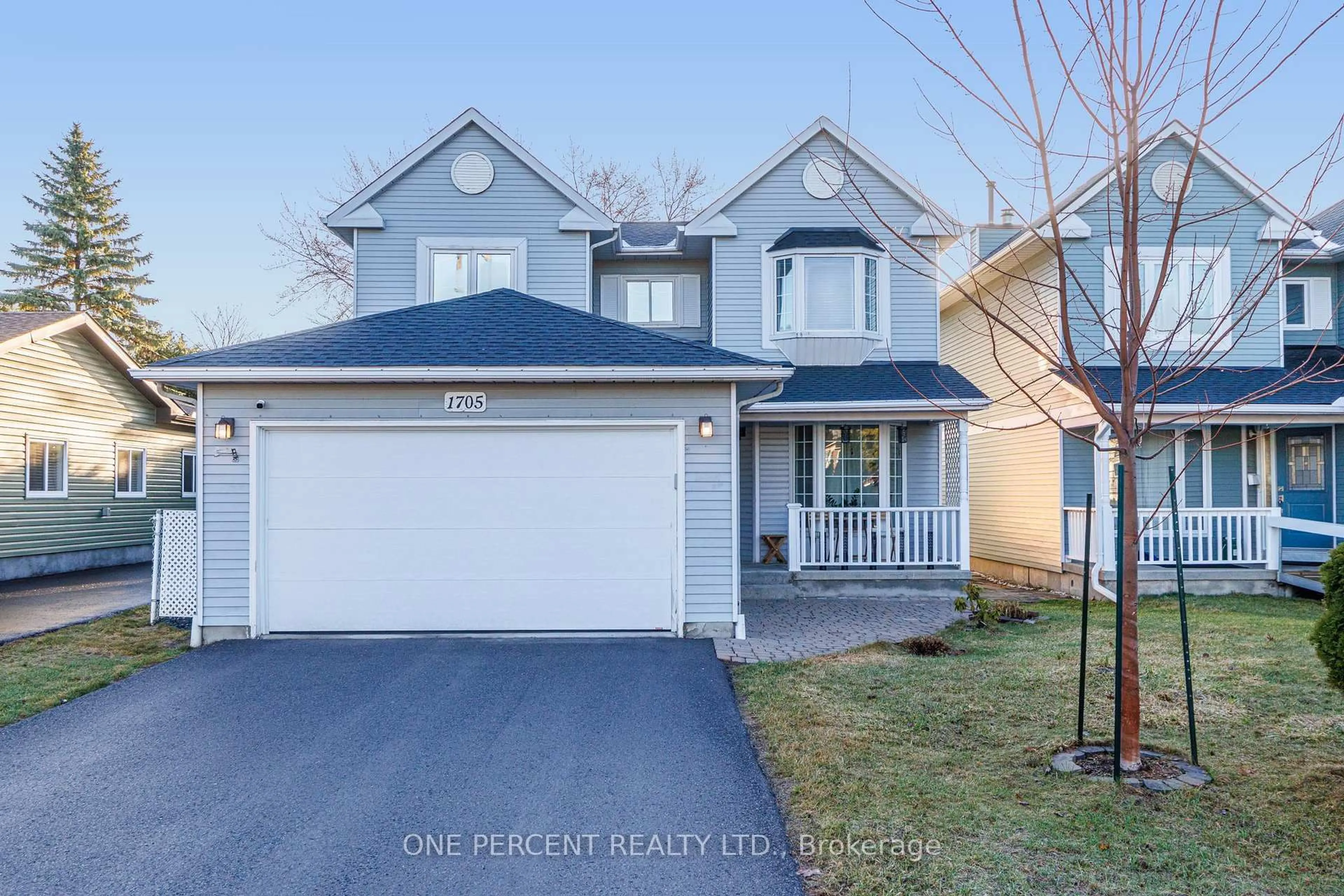 A pic from outside/outdoor area/front of a property/back of a property/a pic from drone, street for 1705 Belcourt Blvd, Orleans Ontario K1C 1M3