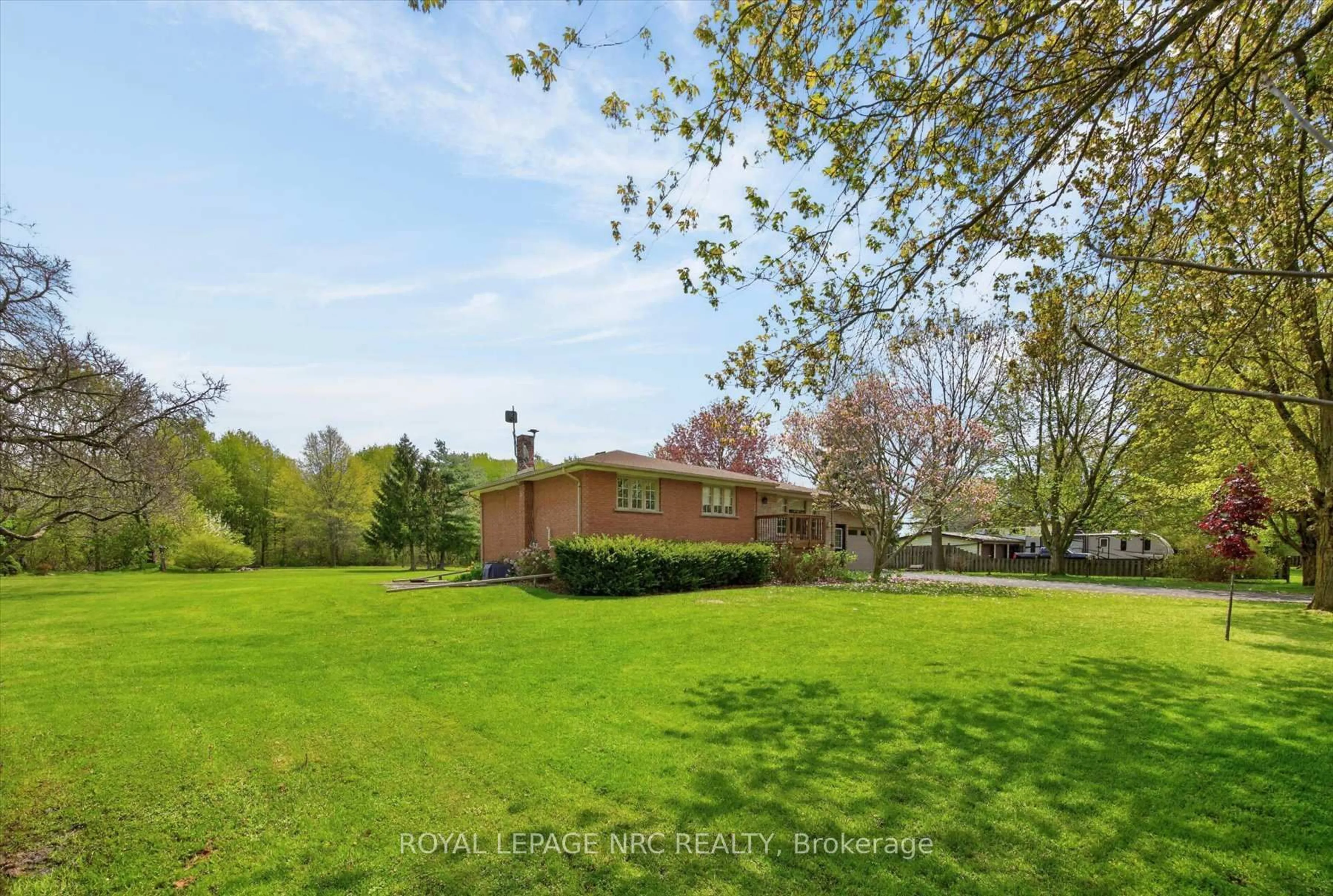 A pic from outside/outdoor area/front of a property/back of a property/a pic from drone, unknown for 1241 Sherk Rd, Port Colborne Ontario L3K 5V3