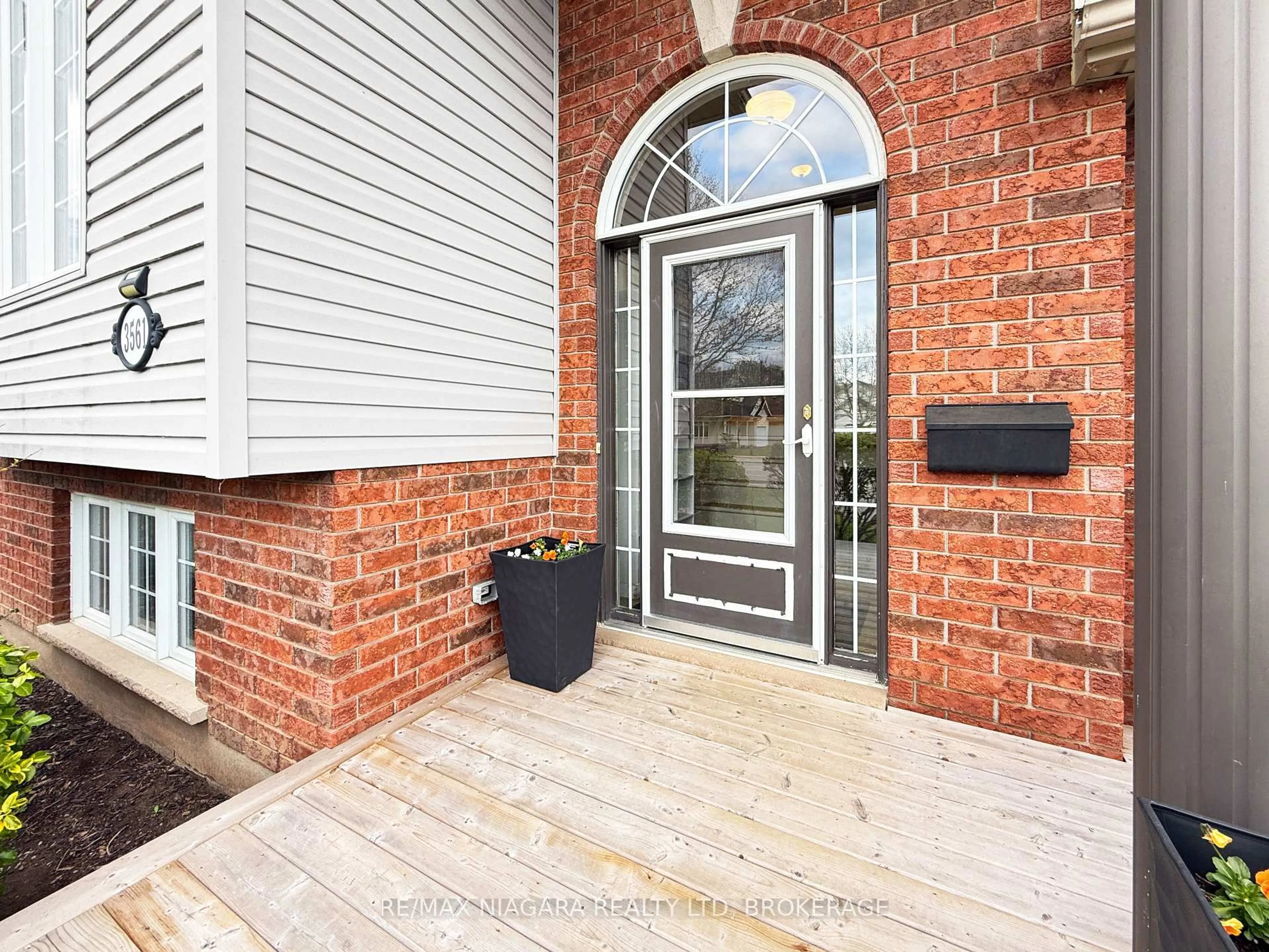 Home with brick exterior material, street for 3561 Carver St, Fort Erie Ontario L0S 1S0