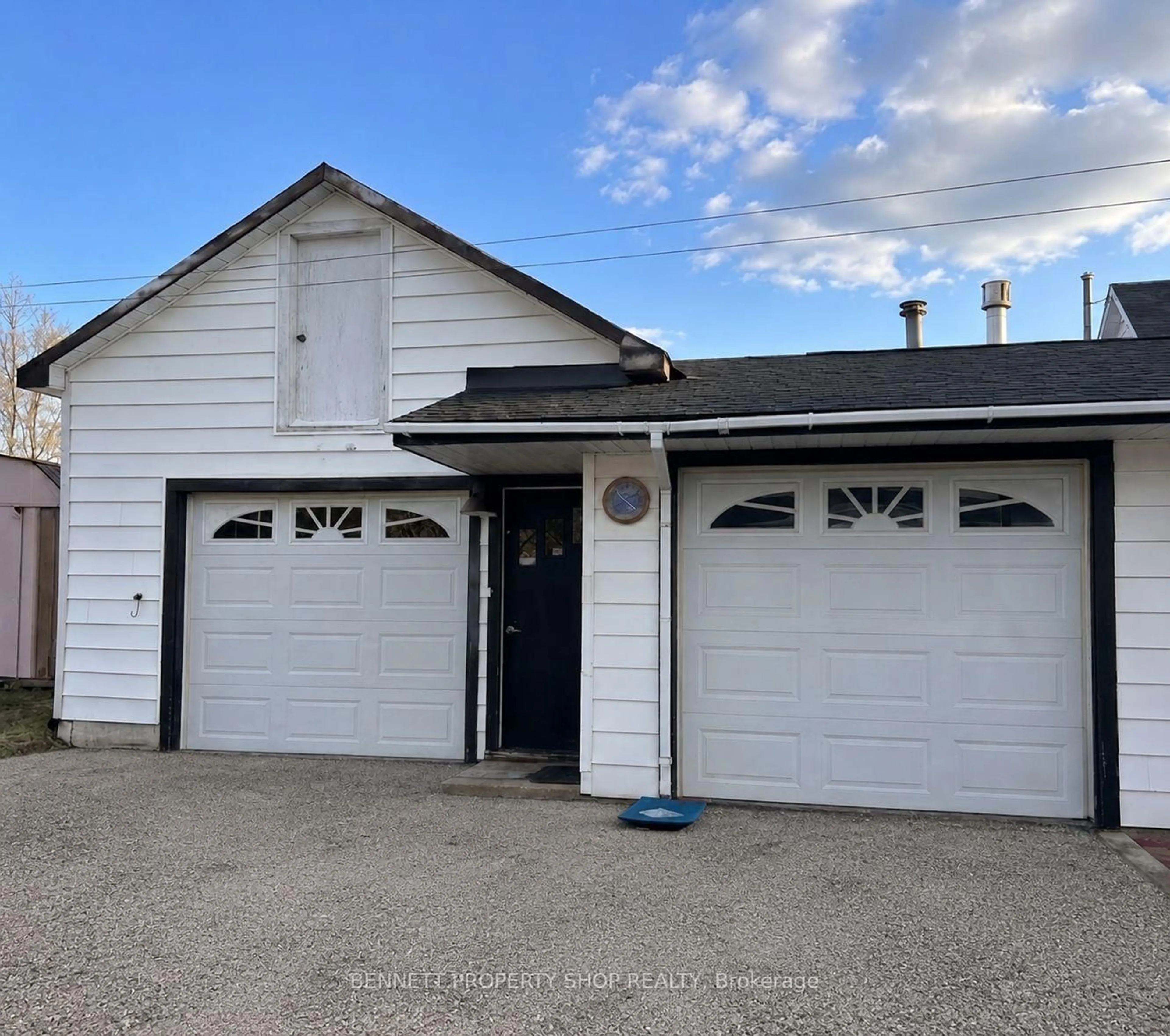 Indoor garage for 192 Teskey St, Almonte Ontario K0A 1A0