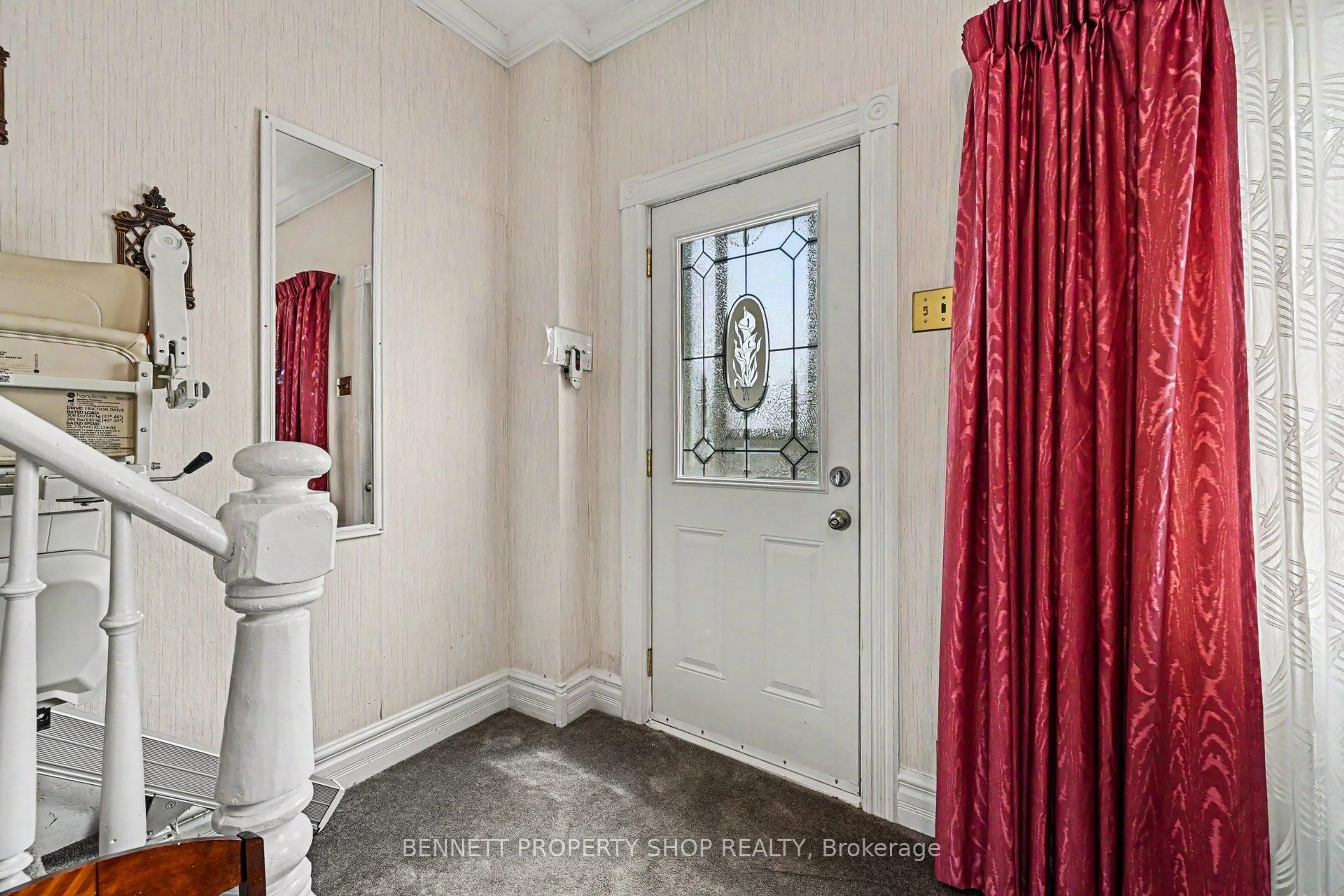 Indoor entryway for 192 Teskey St, Almonte Ontario K0A 1A0