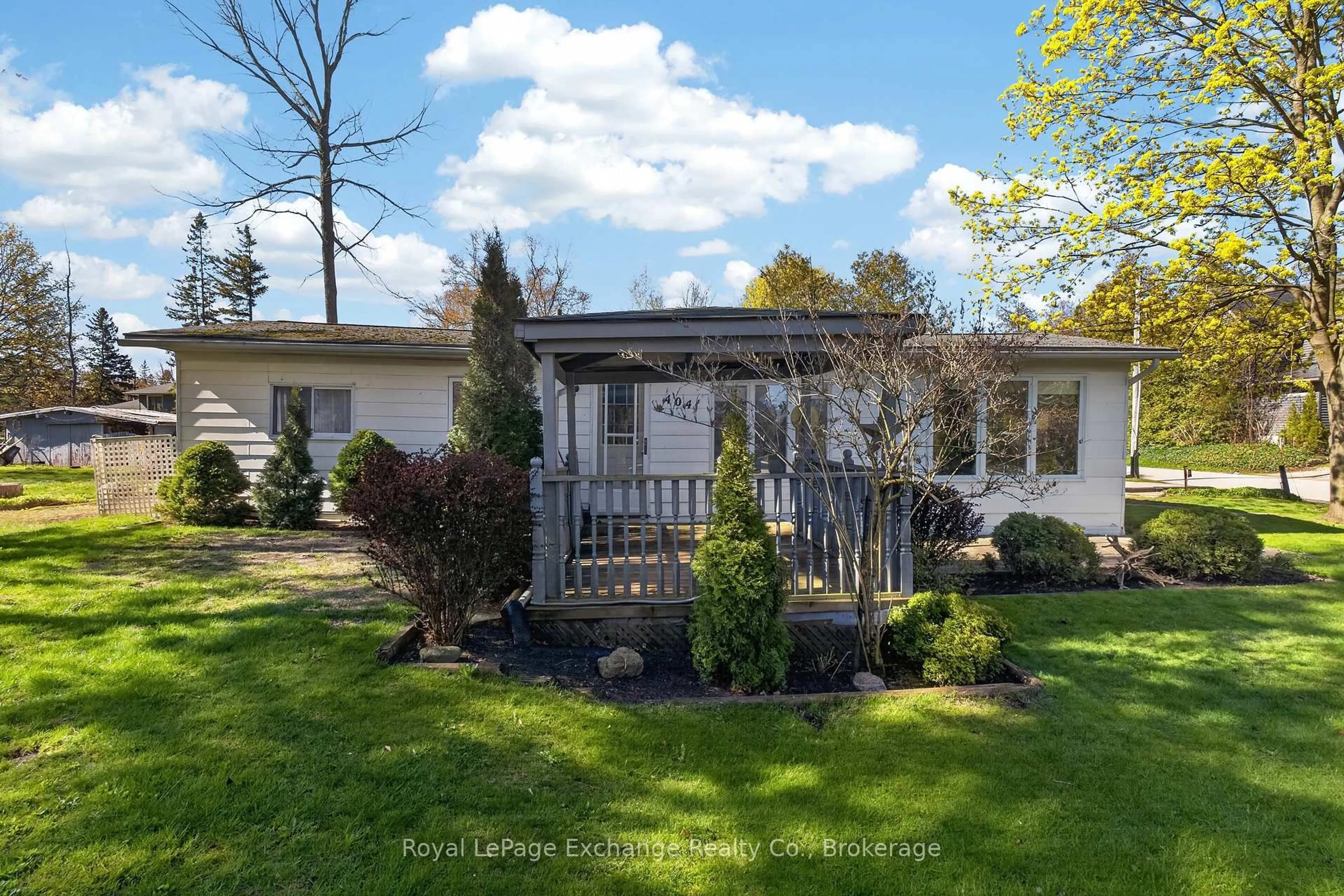 Unknown for 404 Browns Lane, Huron-Kinloss Ontario N2Z 2X3