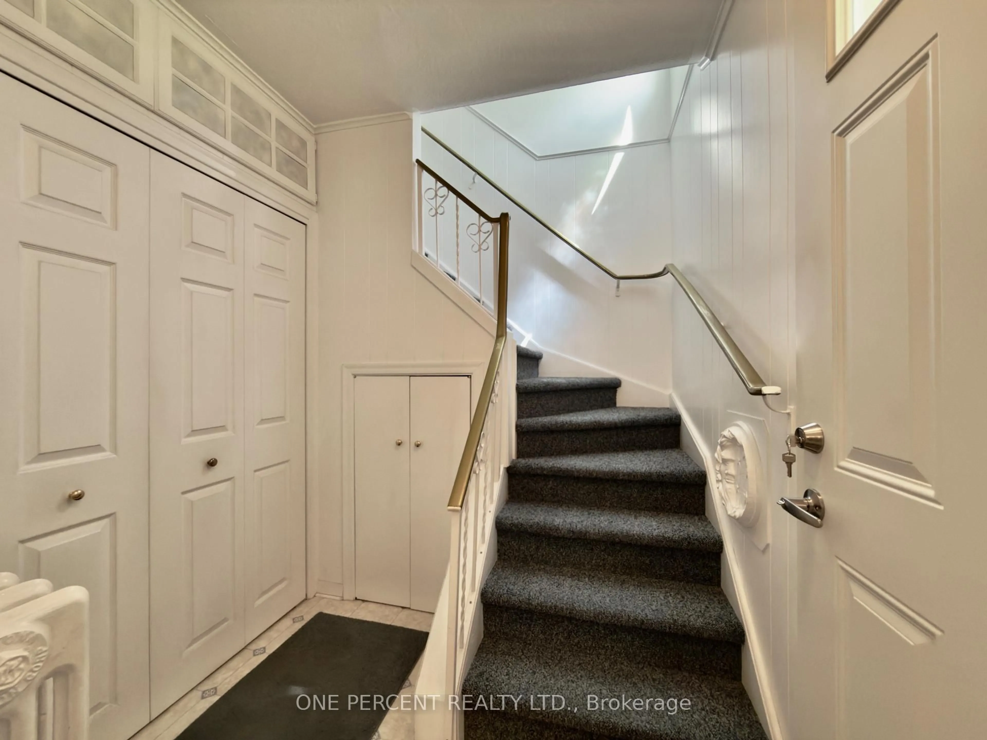 Unknown for 6 Kingsway Cres, St. Catharines Ontario L2N 1A6