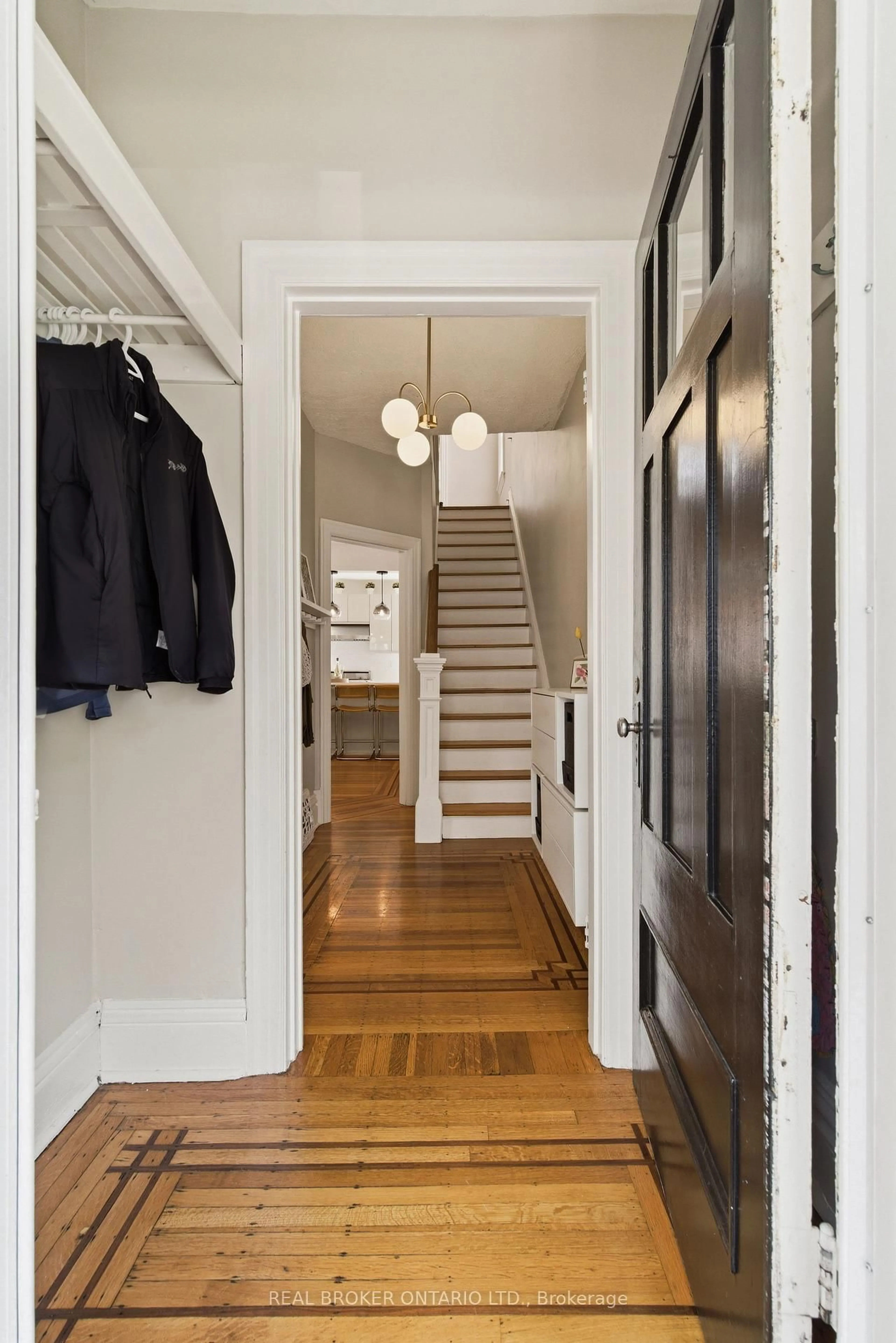 Indoor entryway for 197 Burris St, Hamilton Ontario L8M 2J7