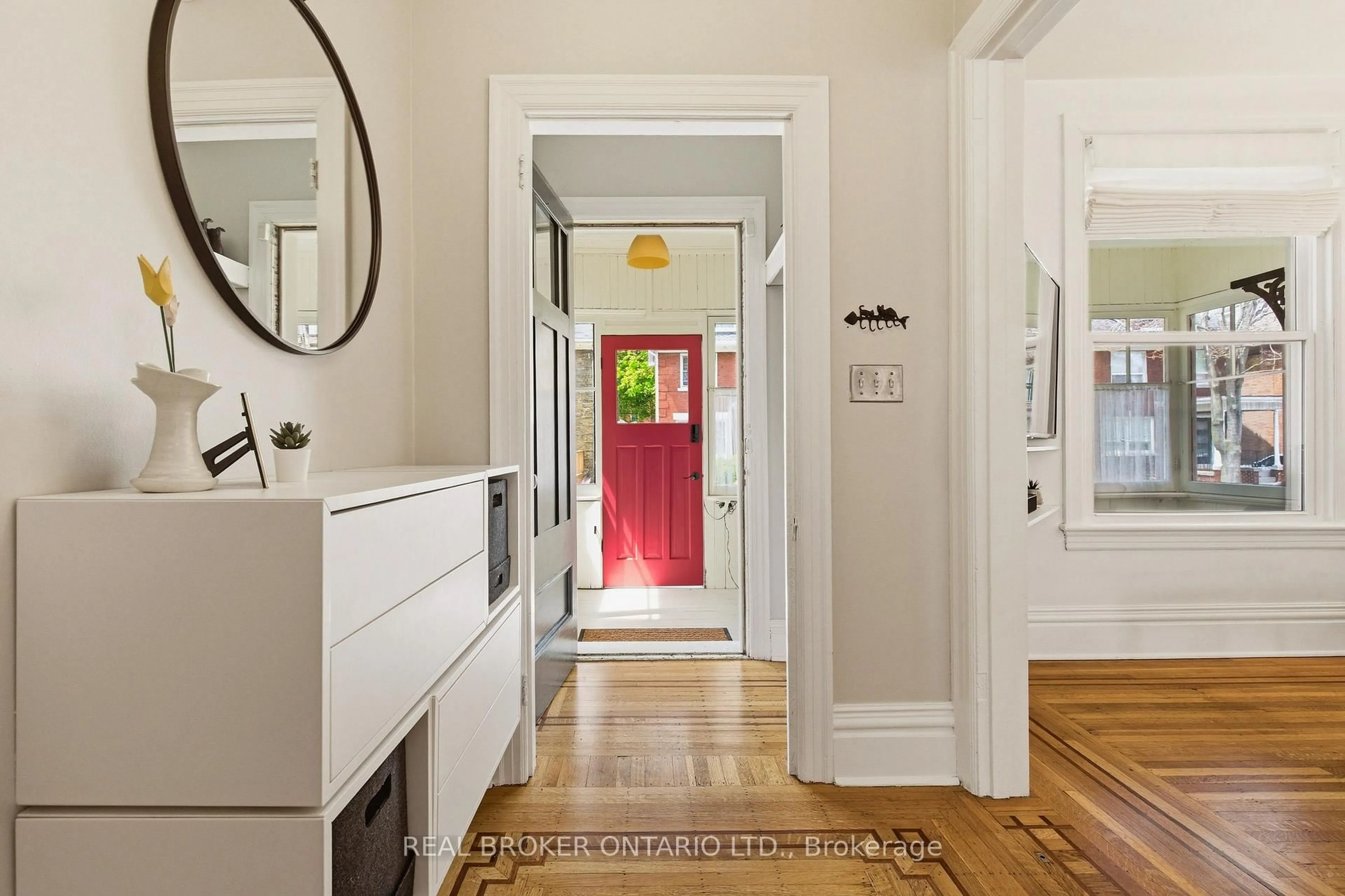 Indoor entryway for 197 Burris St, Hamilton Ontario L8M 2J7