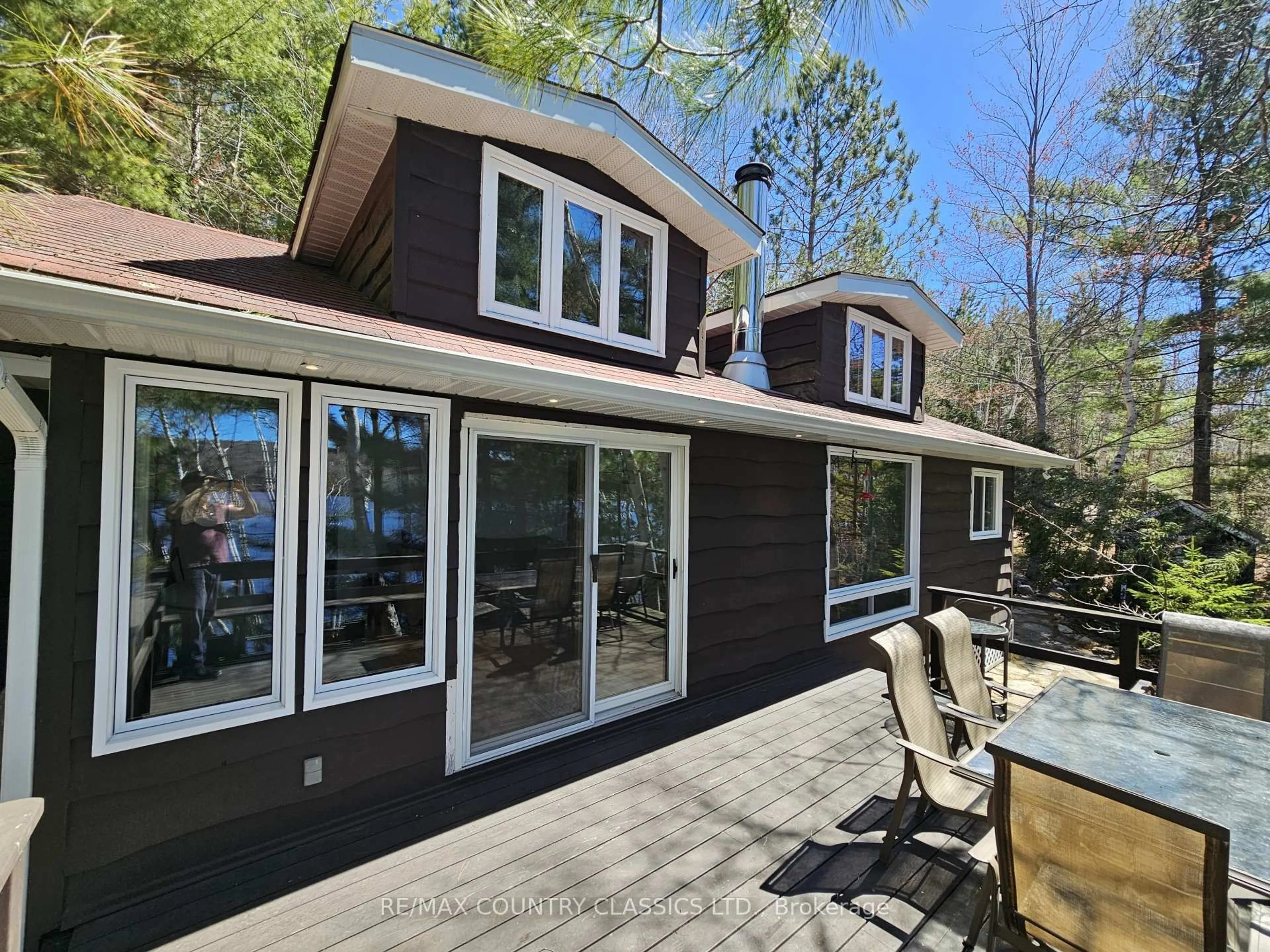 Home with vinyl exterior material, water/lake/river/ocean view for 2378 Papineau Lake Rd, Douglas Ontario K0J 2S0