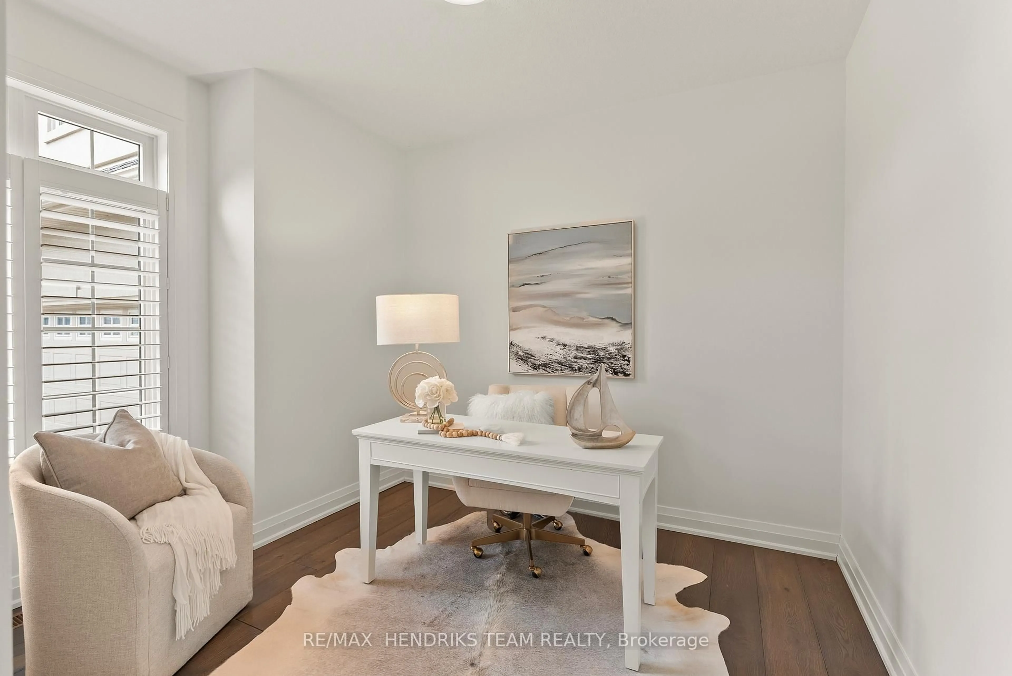 A pic of a room for 13 Mclean Crt, St. Catharines Ontario L2W 0A2