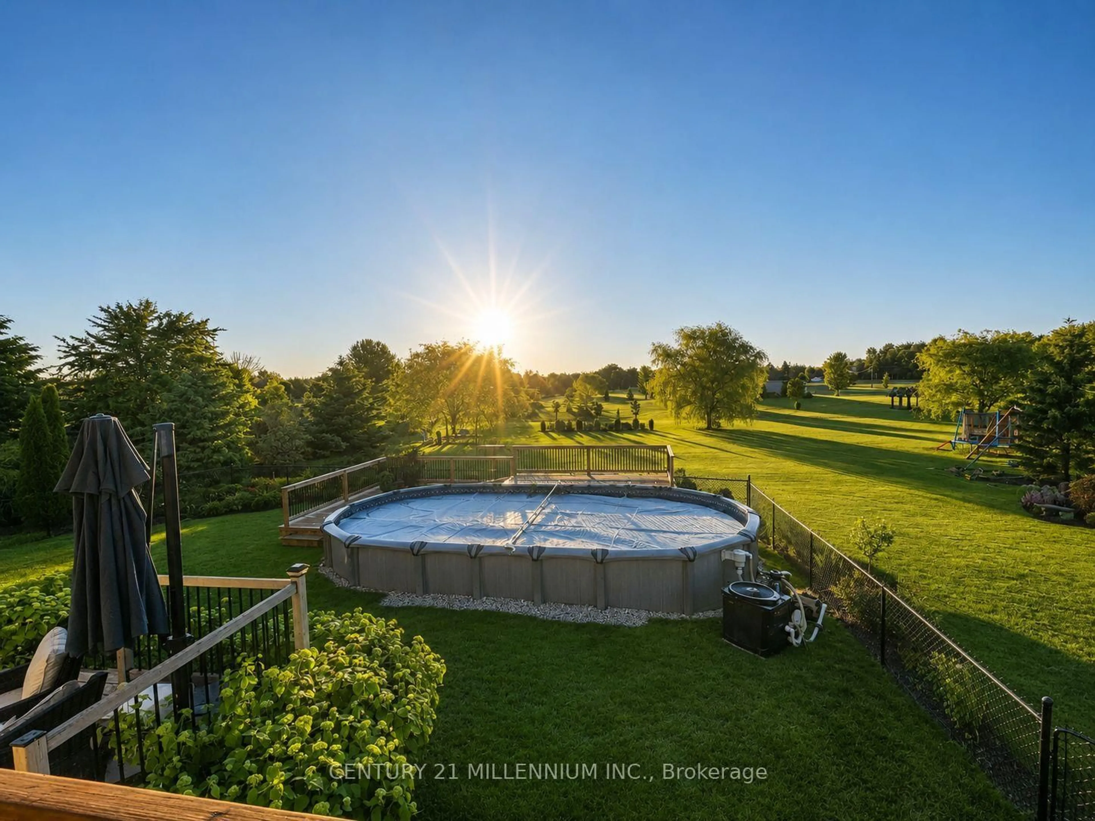 Pool for 1100 Walker St, Howick Ontario N0G 2X0