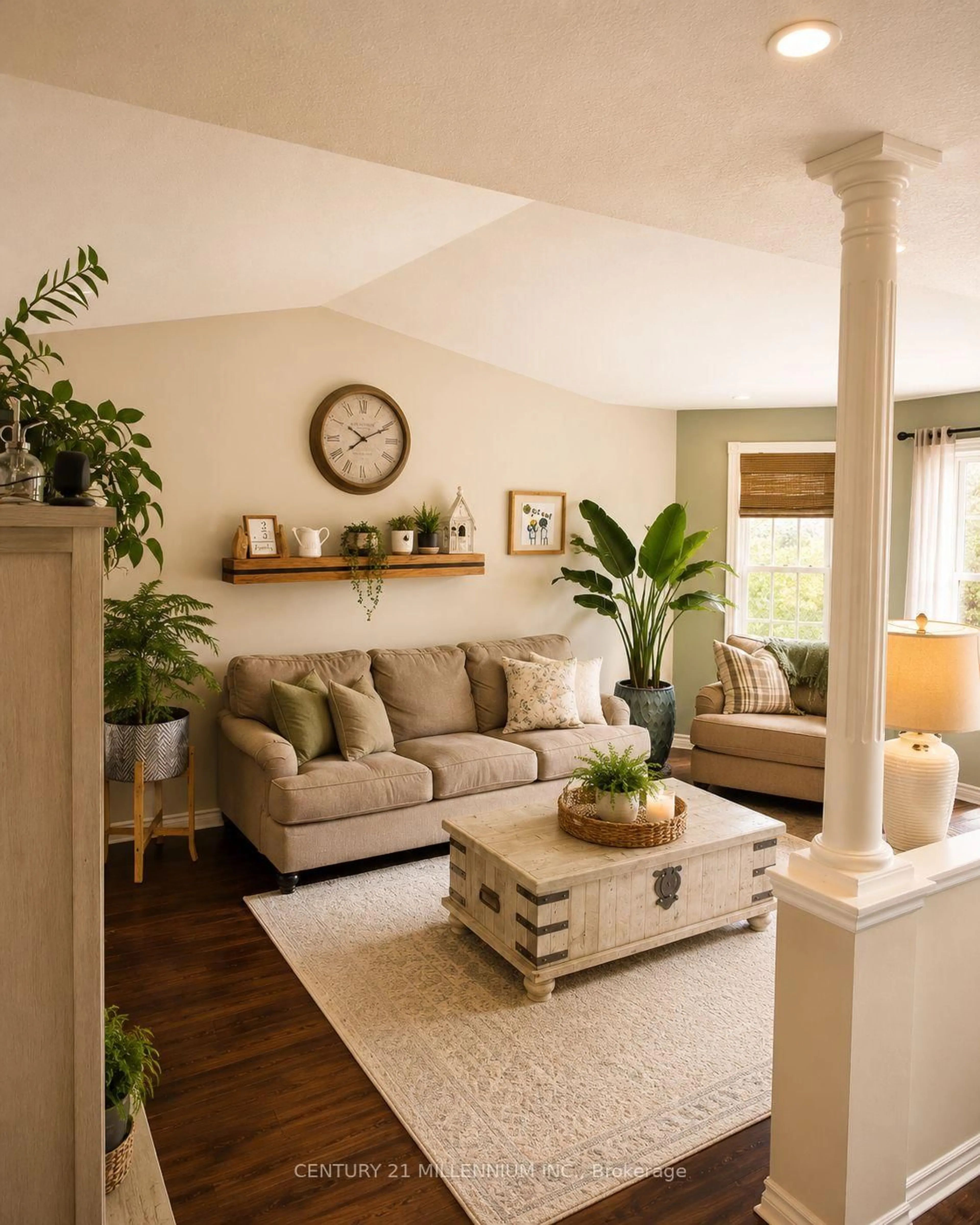 Living room with furniture, unknown for 1100 Walker St, Howick Ontario N0G 2X0