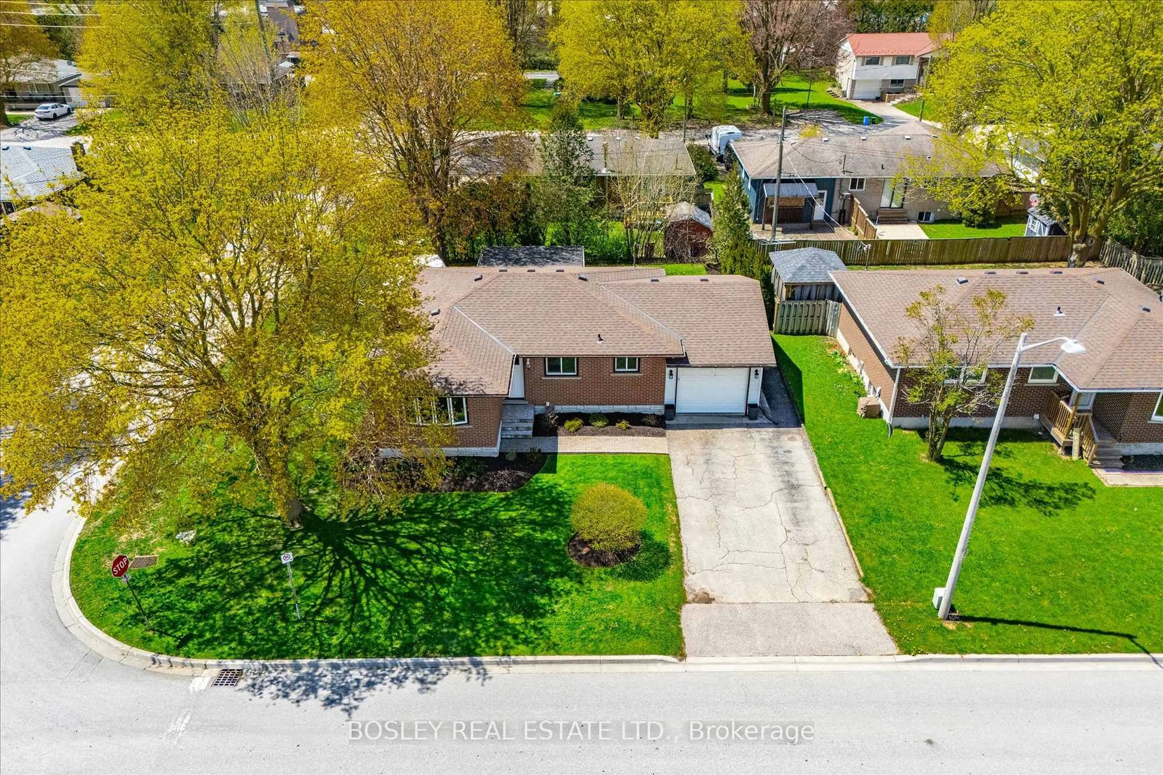 A pic from outside/outdoor area/front of a property/back of a property/a pic from drone, street for 204 Irvine St, Centre Wellington Ontario N0B 1S0