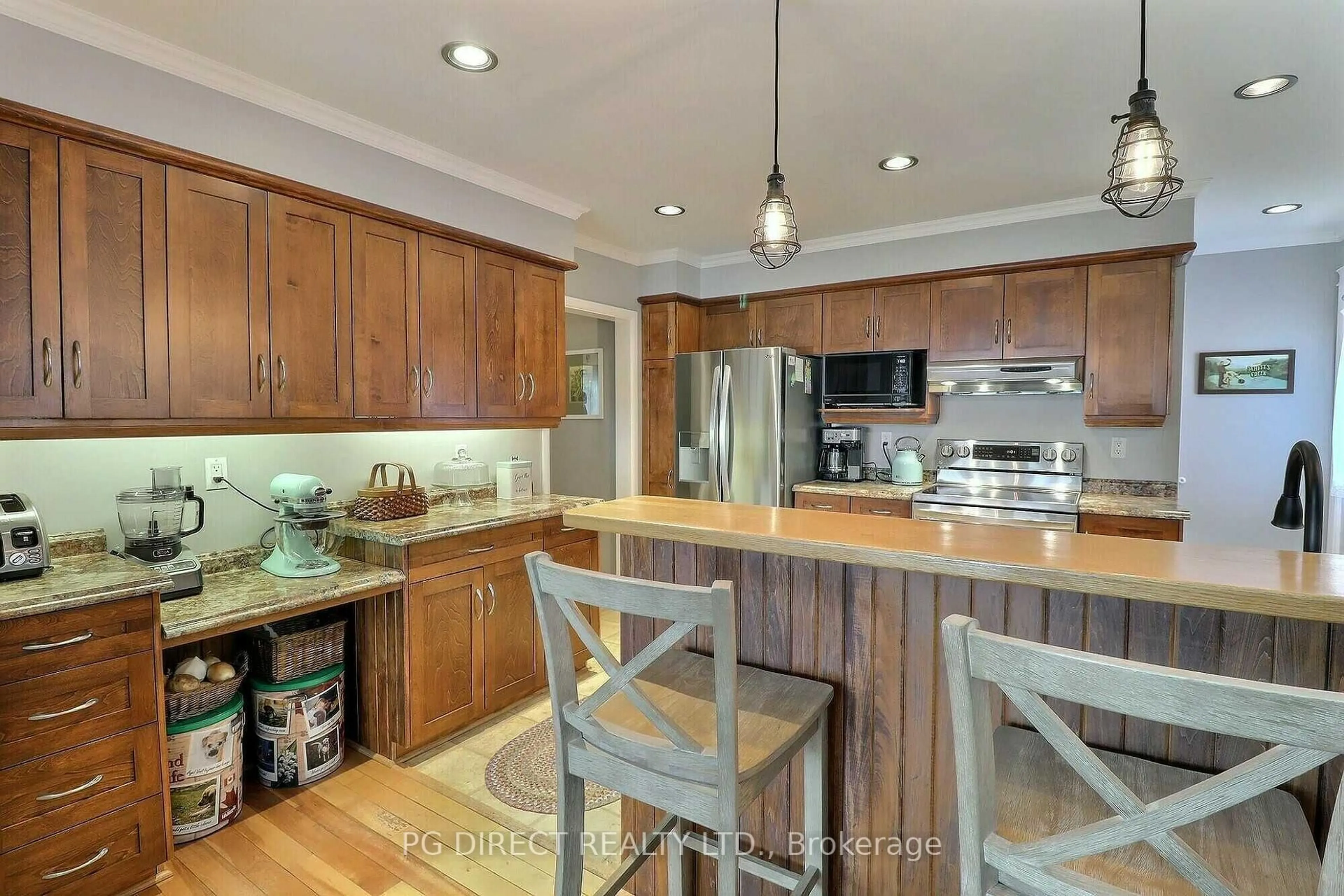 Open concept kitchen, unknown for 19 Manor Dr, Brockville Ontario K6V 3E5