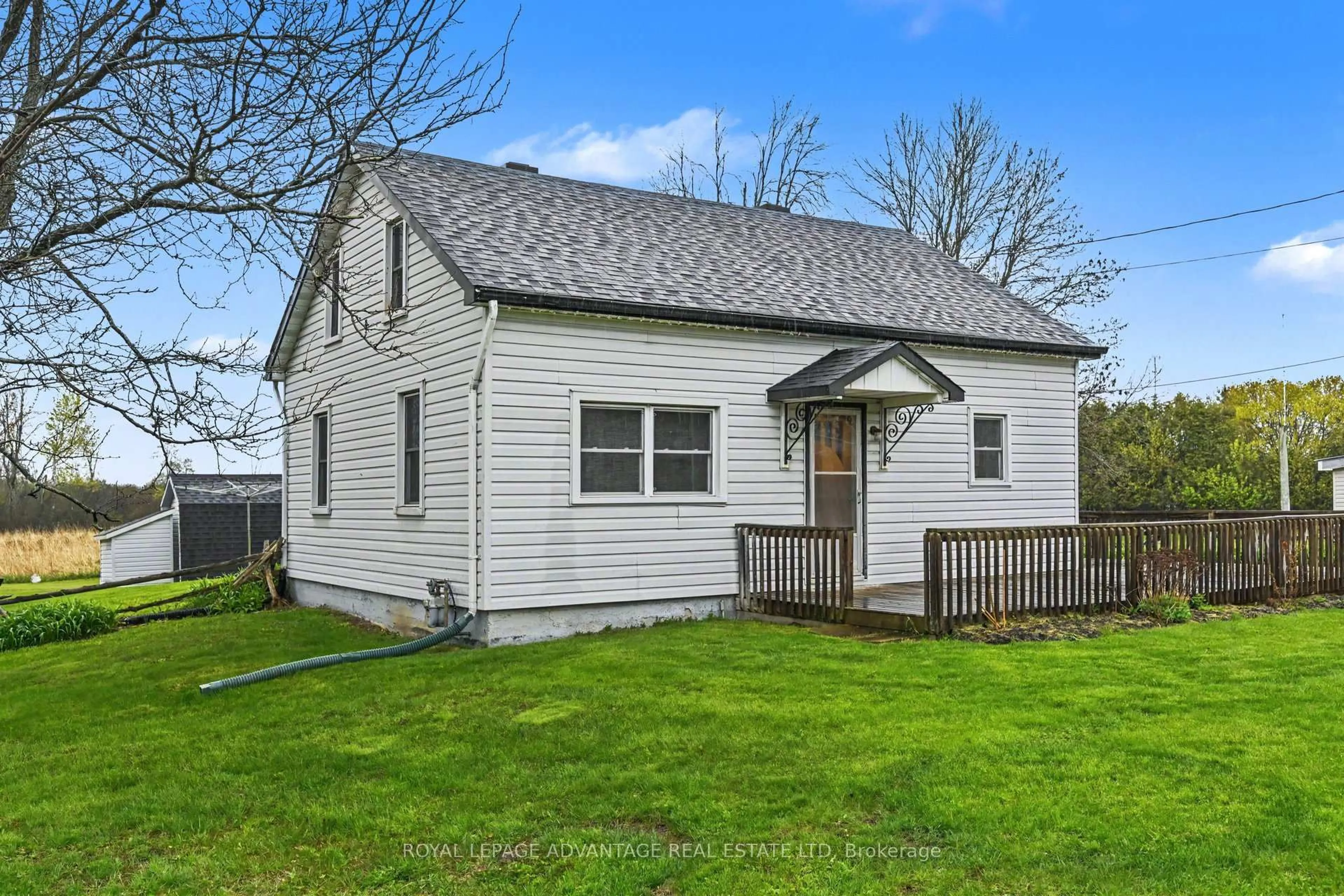 Home with vinyl exterior material, building for 3004 Rideau Ferry Rd, Drummond/North Elmsley Ontario K7H 0H3
