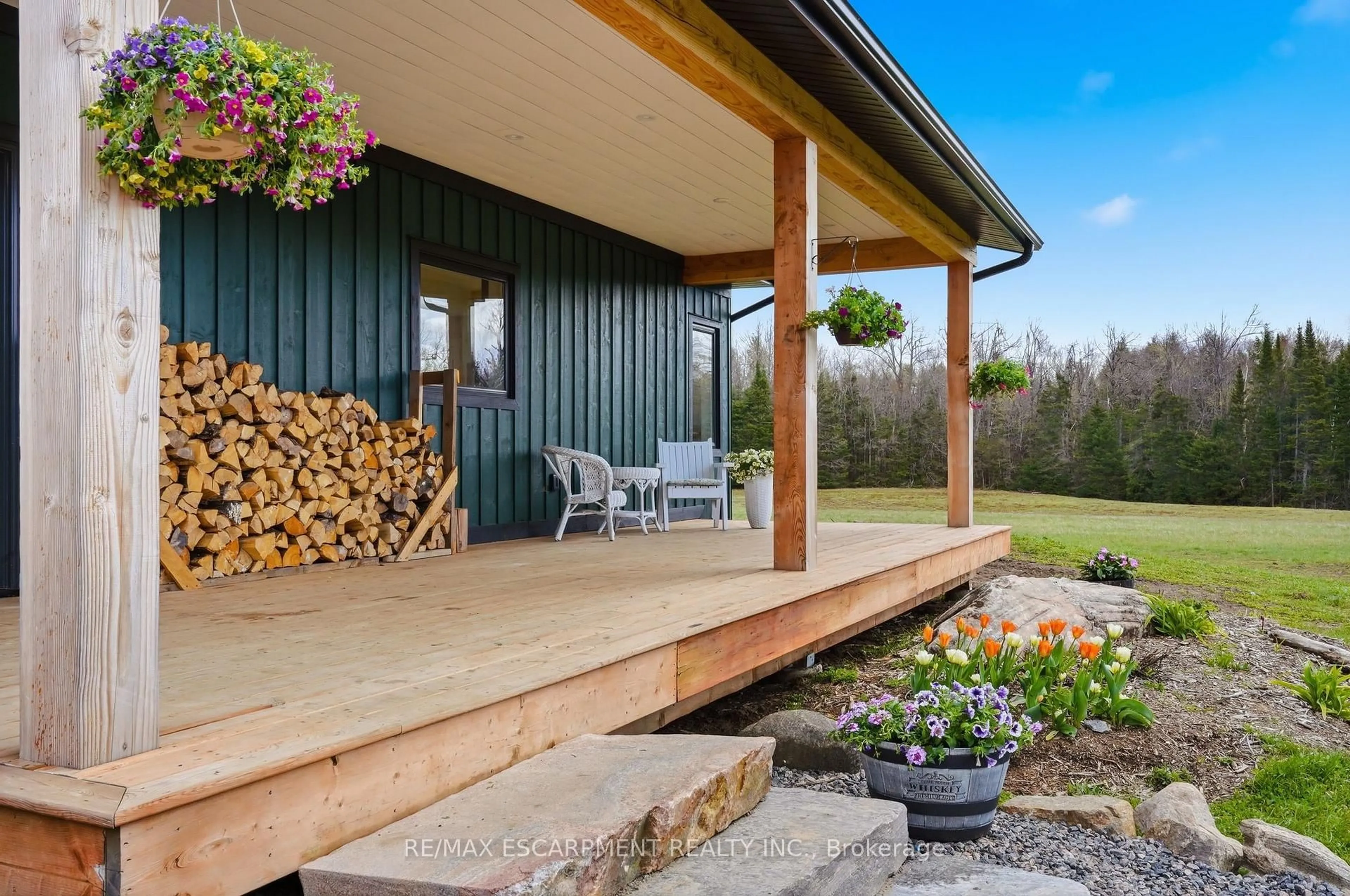 Patio, unknown for 1161 Barkway Rd, Gravenhurst Ontario P1P 1R3