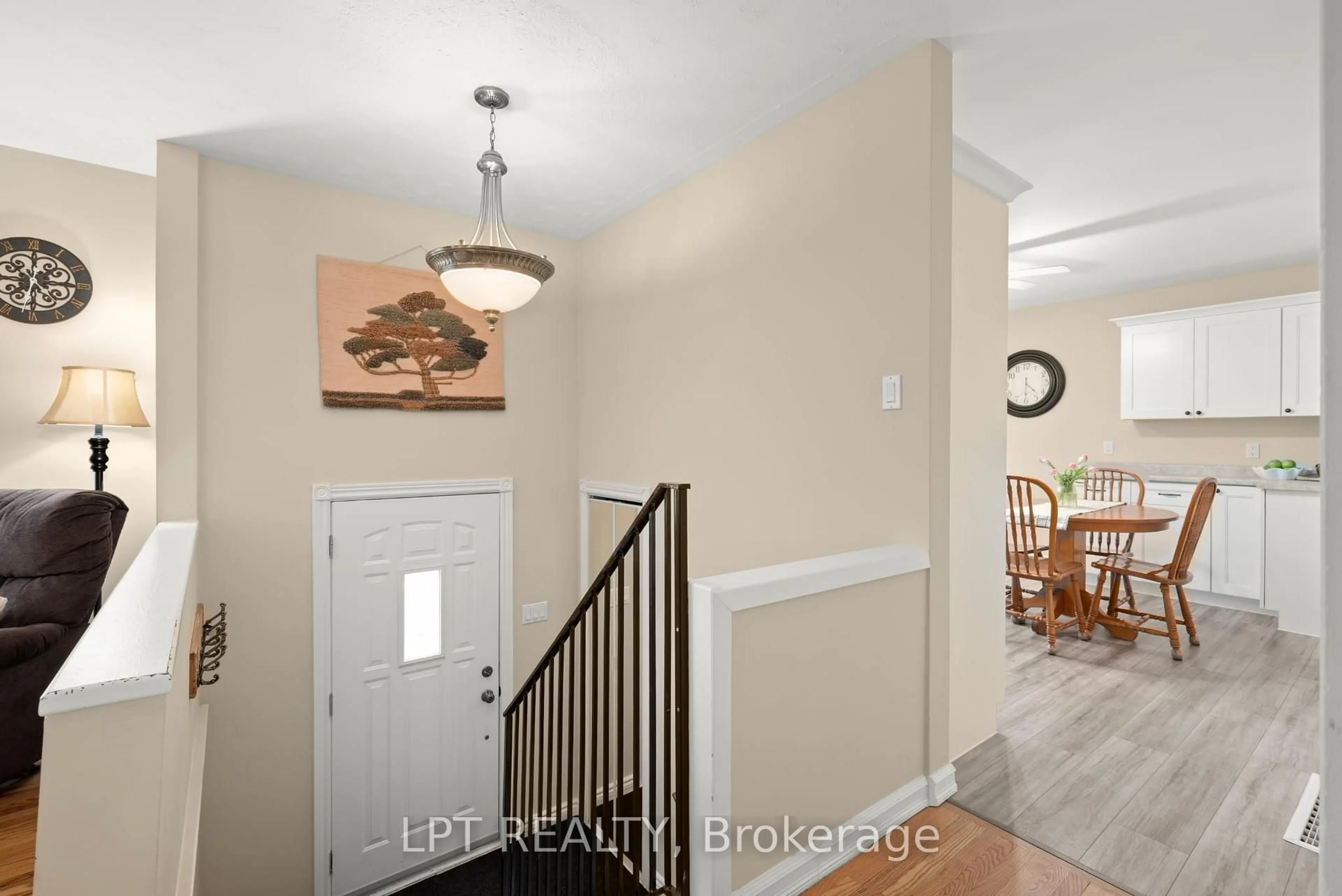 Indoor entryway for 56 ST. PATRICK St, Kawartha Lakes Ontario K9V 1R5