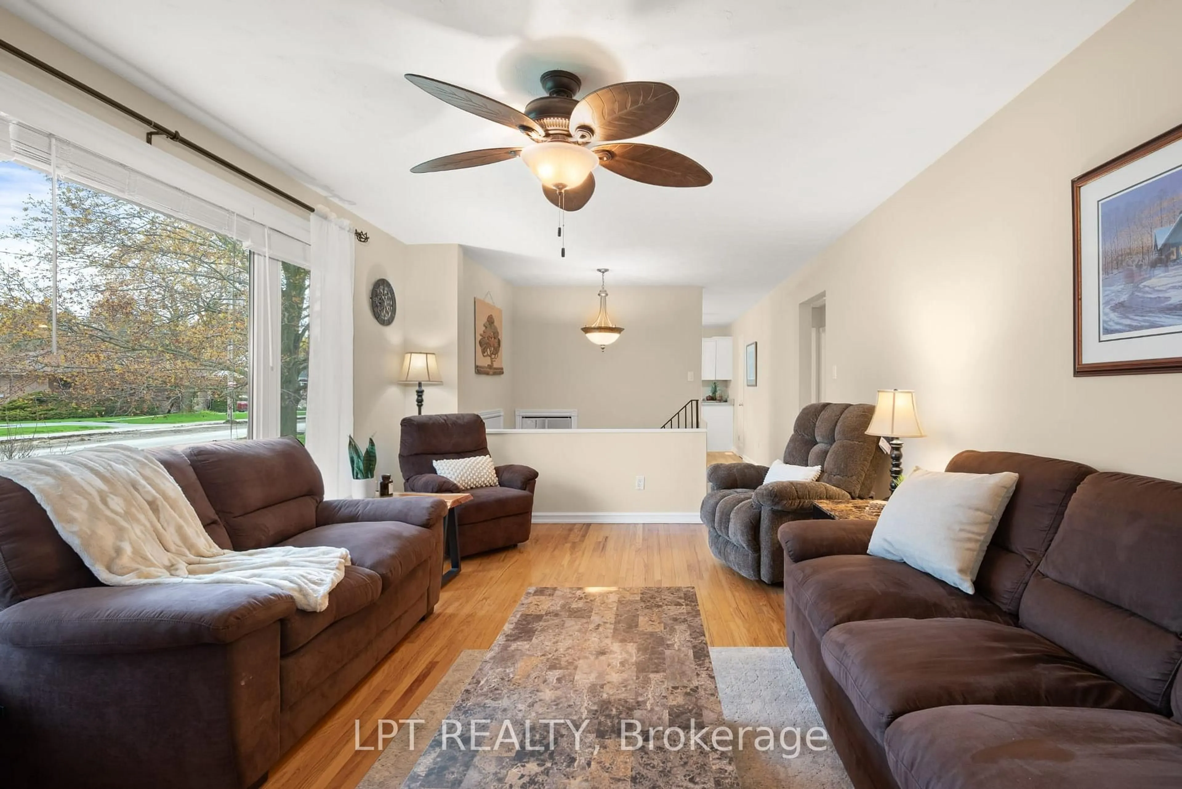 Living room with furniture, unknown for 56 ST. PATRICK St, Kawartha Lakes Ontario K9V 1R5