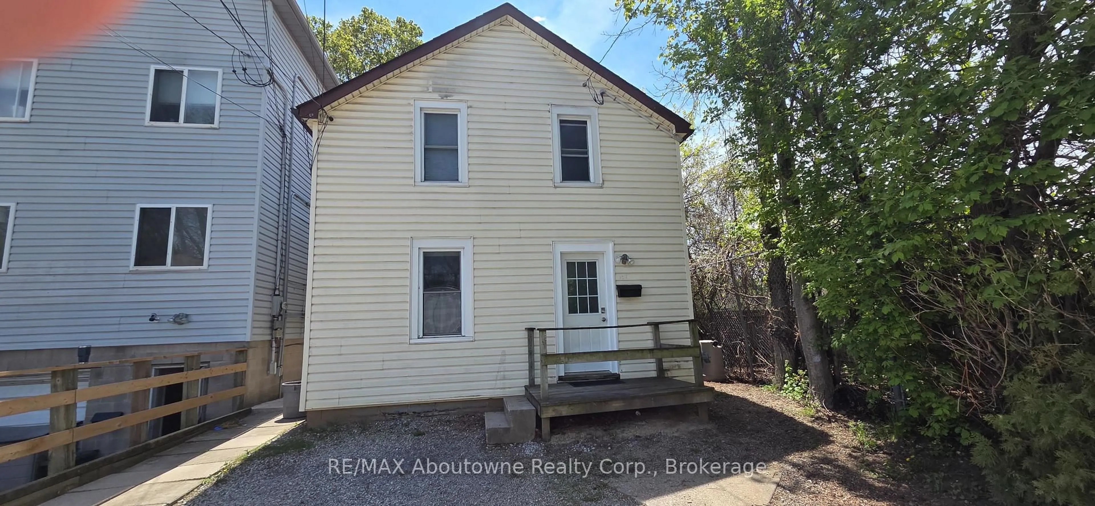 Unknown for 157 Ward Ave, Hamilton Ontario L8S 2G1
