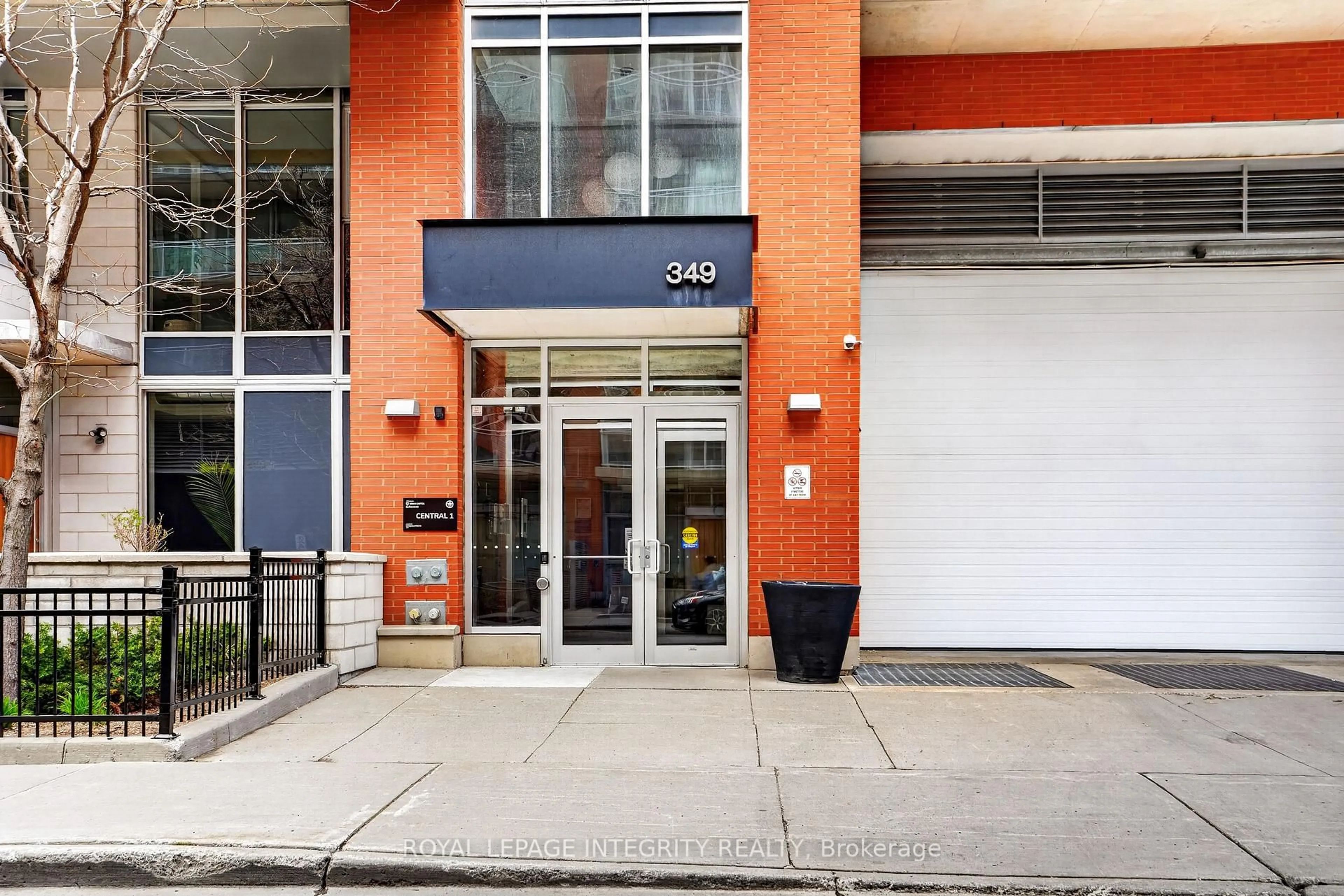 Unknown for 349 Mcleod St #216, Ottawa Ontario K2P 0S1