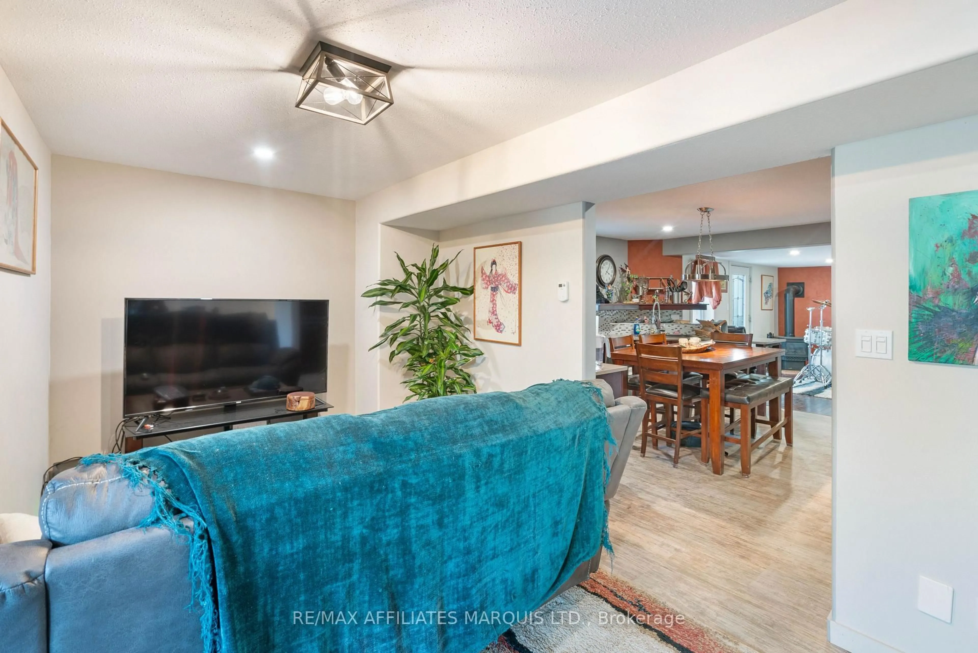 Living room with furniture, unknown for 310 Belmont St, Cornwall Ontario K6H 4Z6