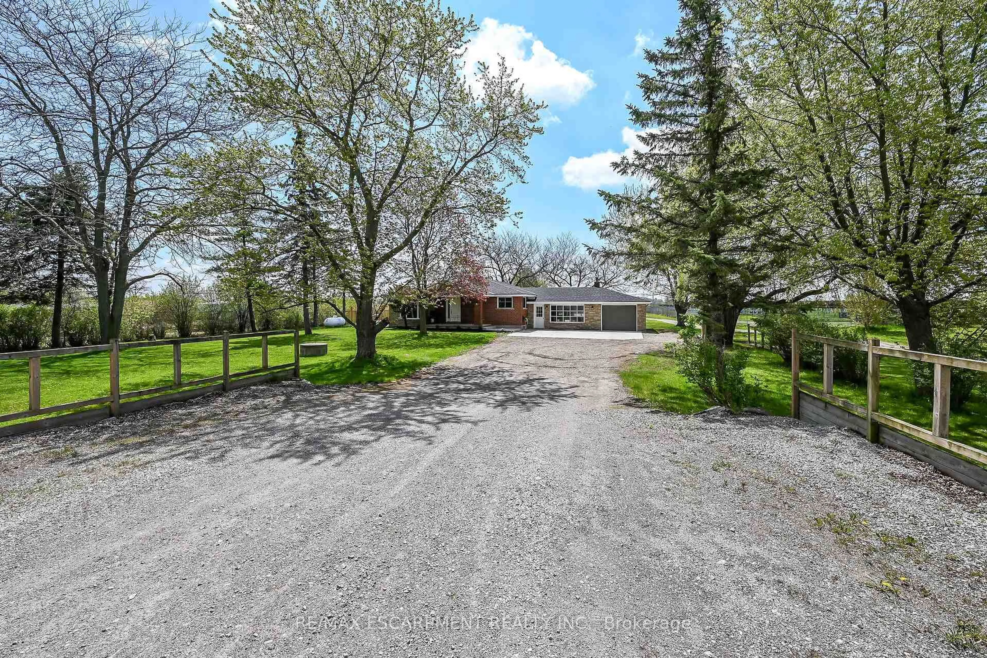 A pic from outside/outdoor area/front of a property/back of a property/a pic from drone, street for 2967 Concession 12 Walpole Rd, Haldimand Ontario N0A 1H0