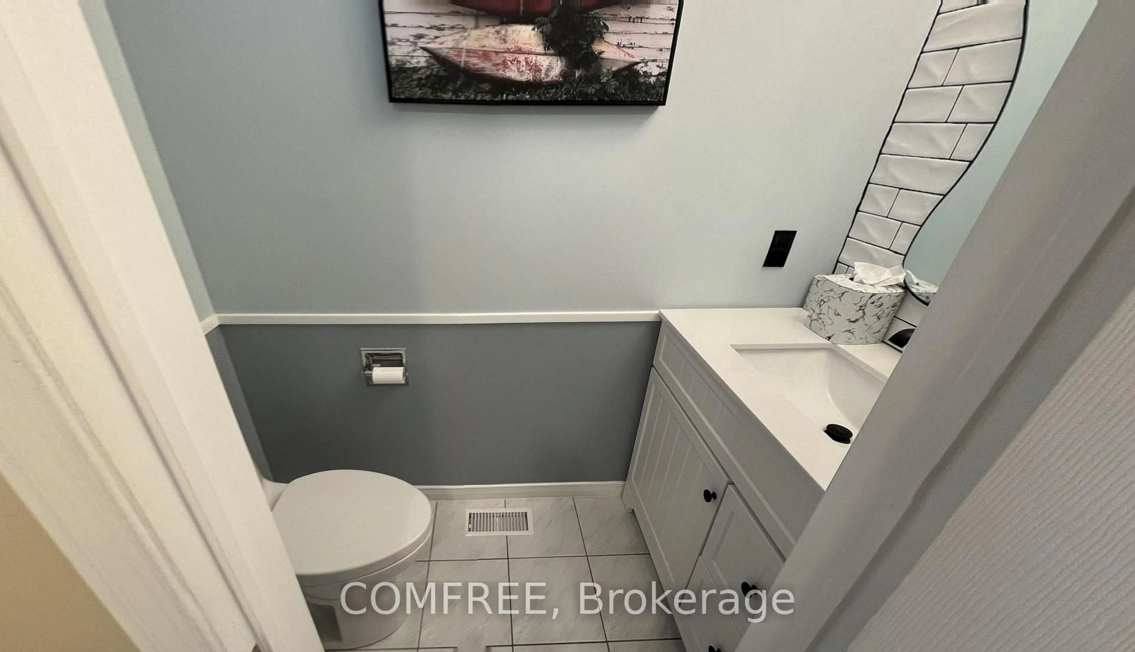 Contemporary bathroom, ceramic/tile floor for 10 Durbin Crt, Kanata Ontario K2L 3T8