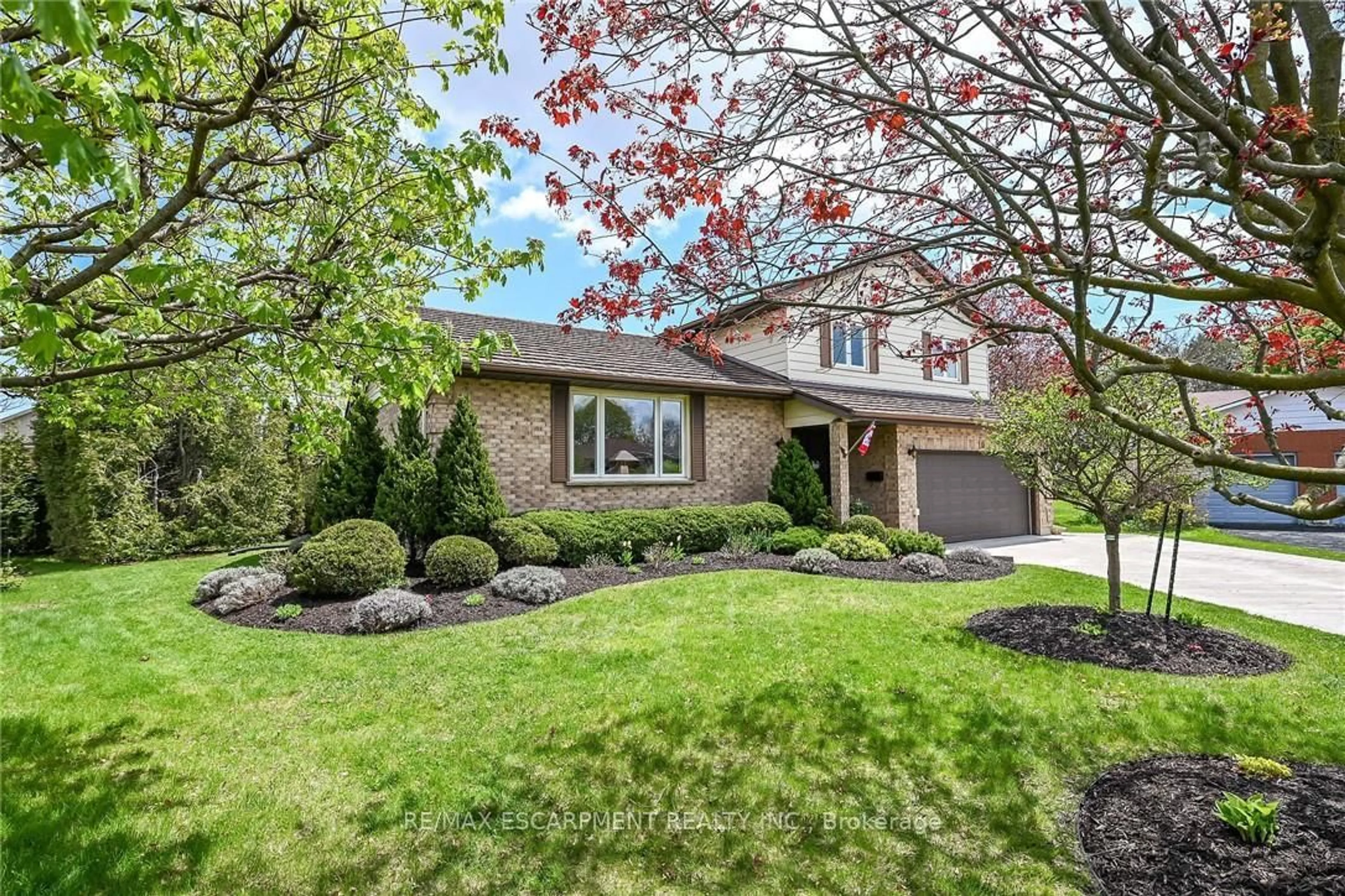 Home with brick exterior material, street for 10 Normandy Crt, Norfolk Ontario N0E 1Y0