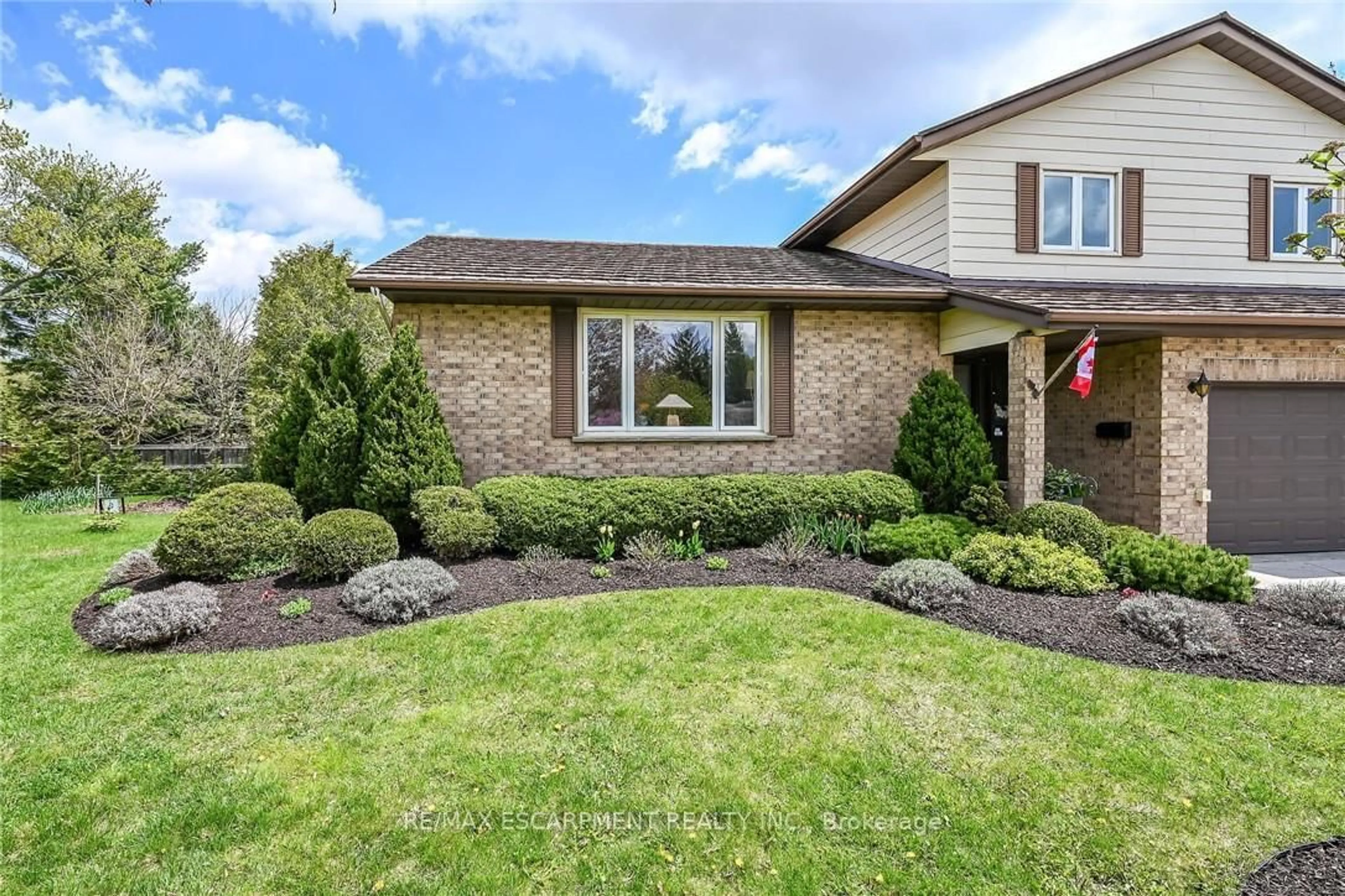 Home with brick exterior material, street for 10 Normandy Crt, Norfolk Ontario N0E 1Y0