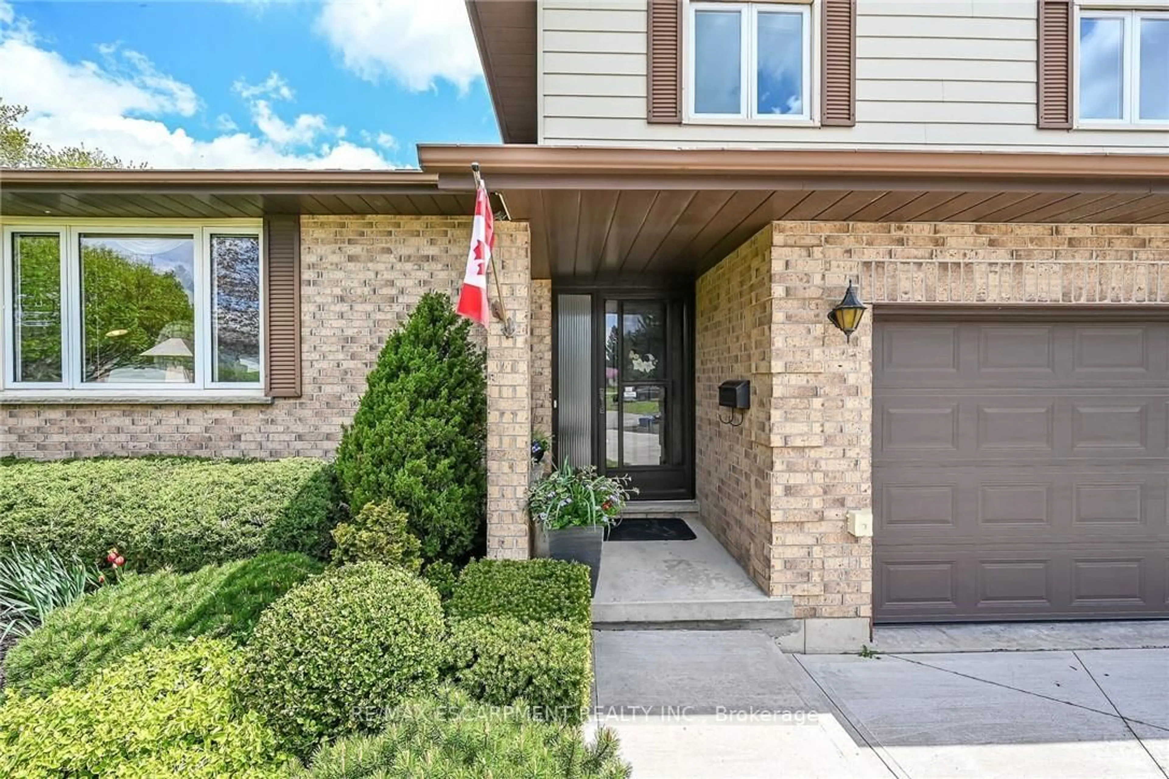 Home with brick exterior material, street for 10 Normandy Crt, Norfolk Ontario N0E 1Y0