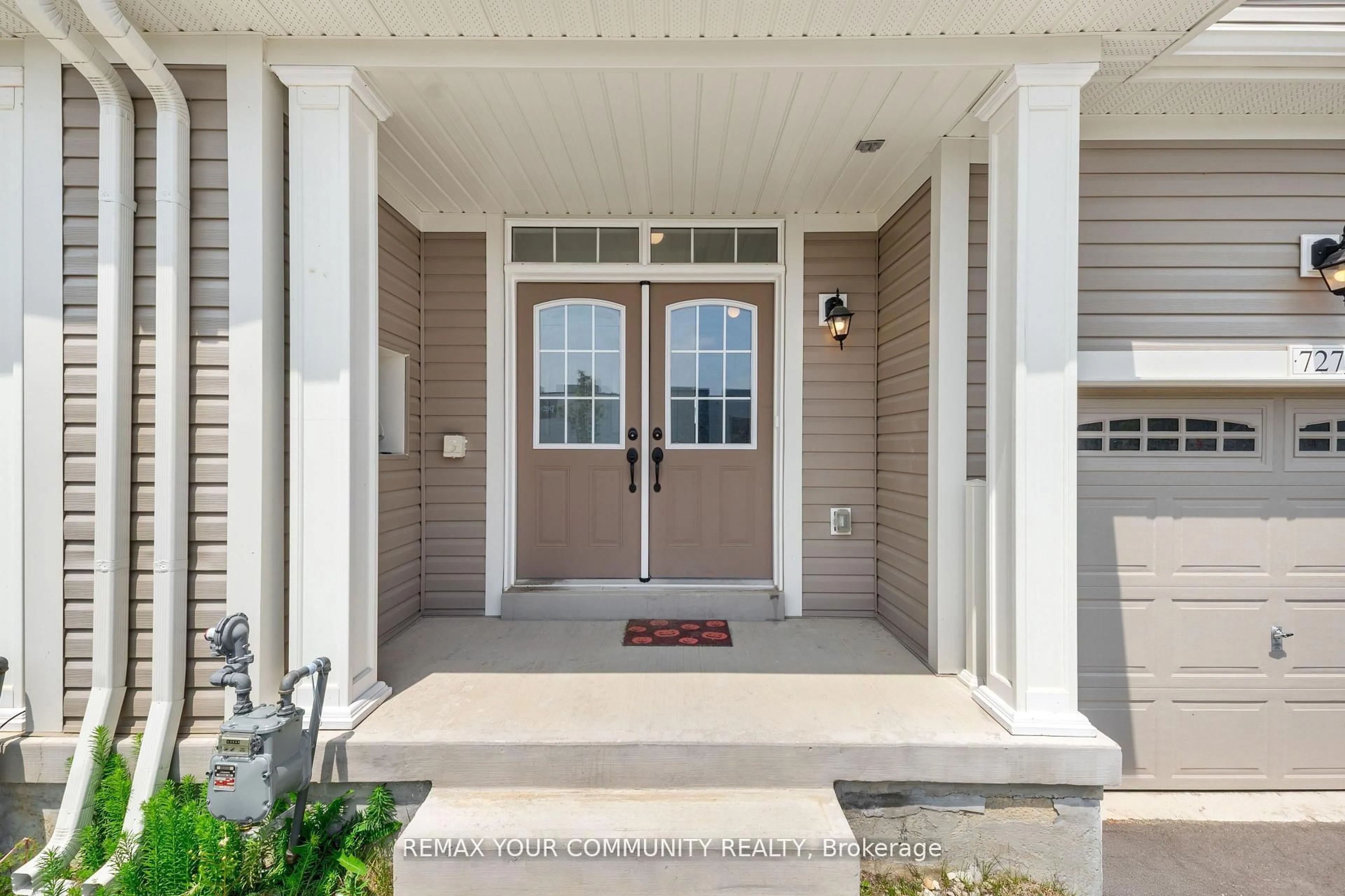 Indoor entryway for 727 Potawatomi Cres, Shelburne Ontario L2A 4R5