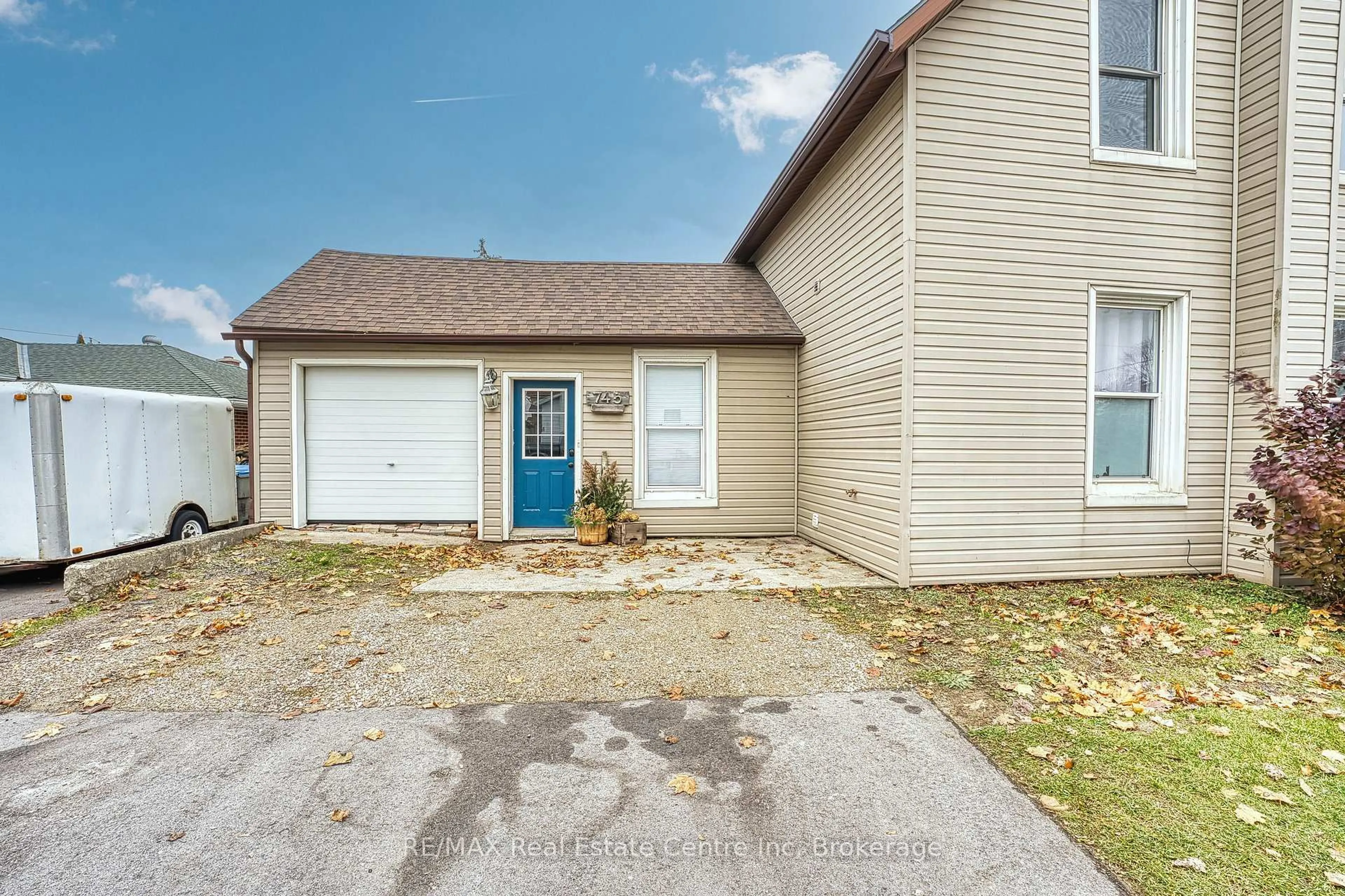 Unknown for 745 Main St, North Perth Ontario N4W 1B2