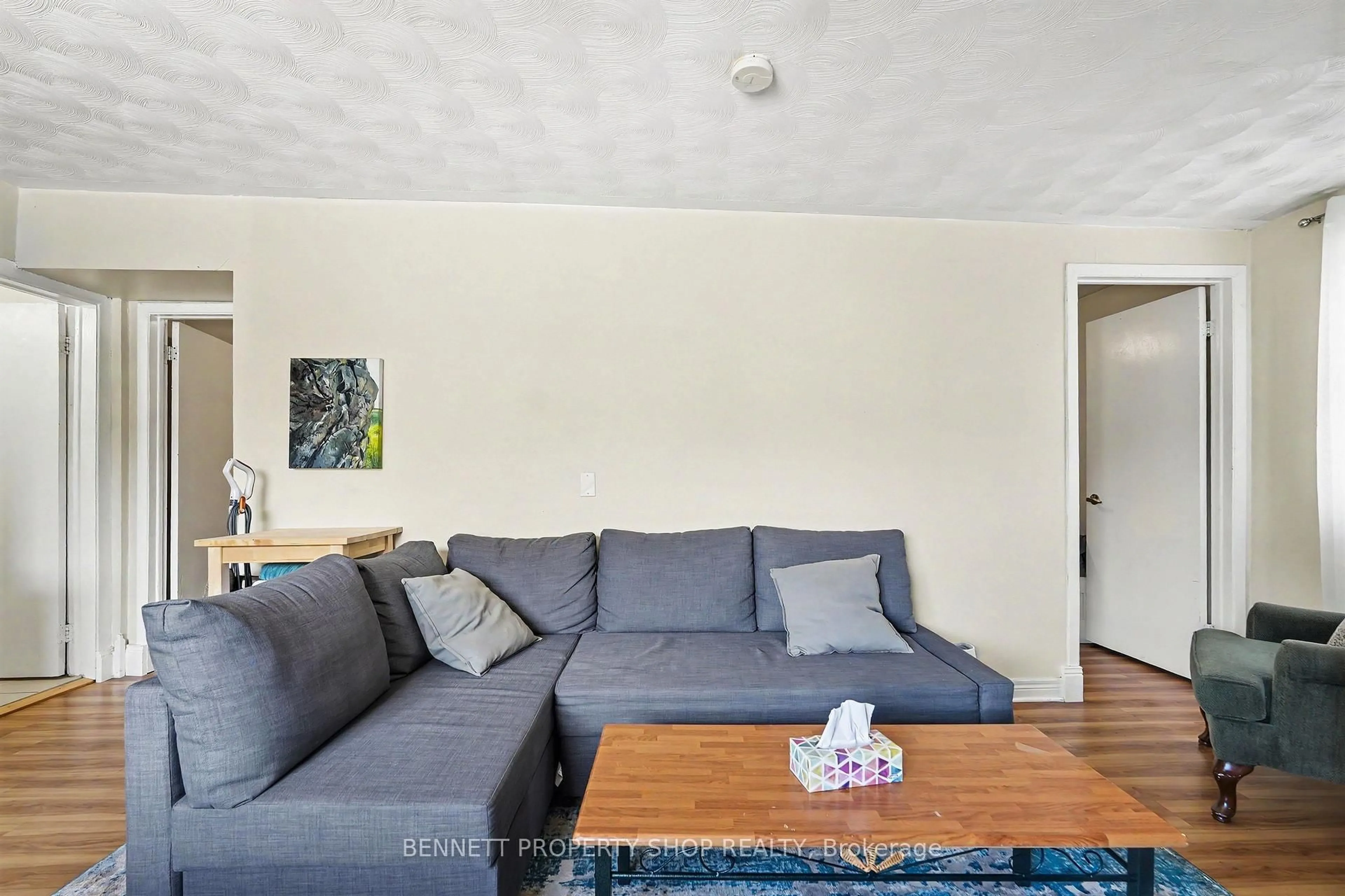 Living room with furniture, unknown for 136 Glenora St, Ottawa Ontario K1S 1J5