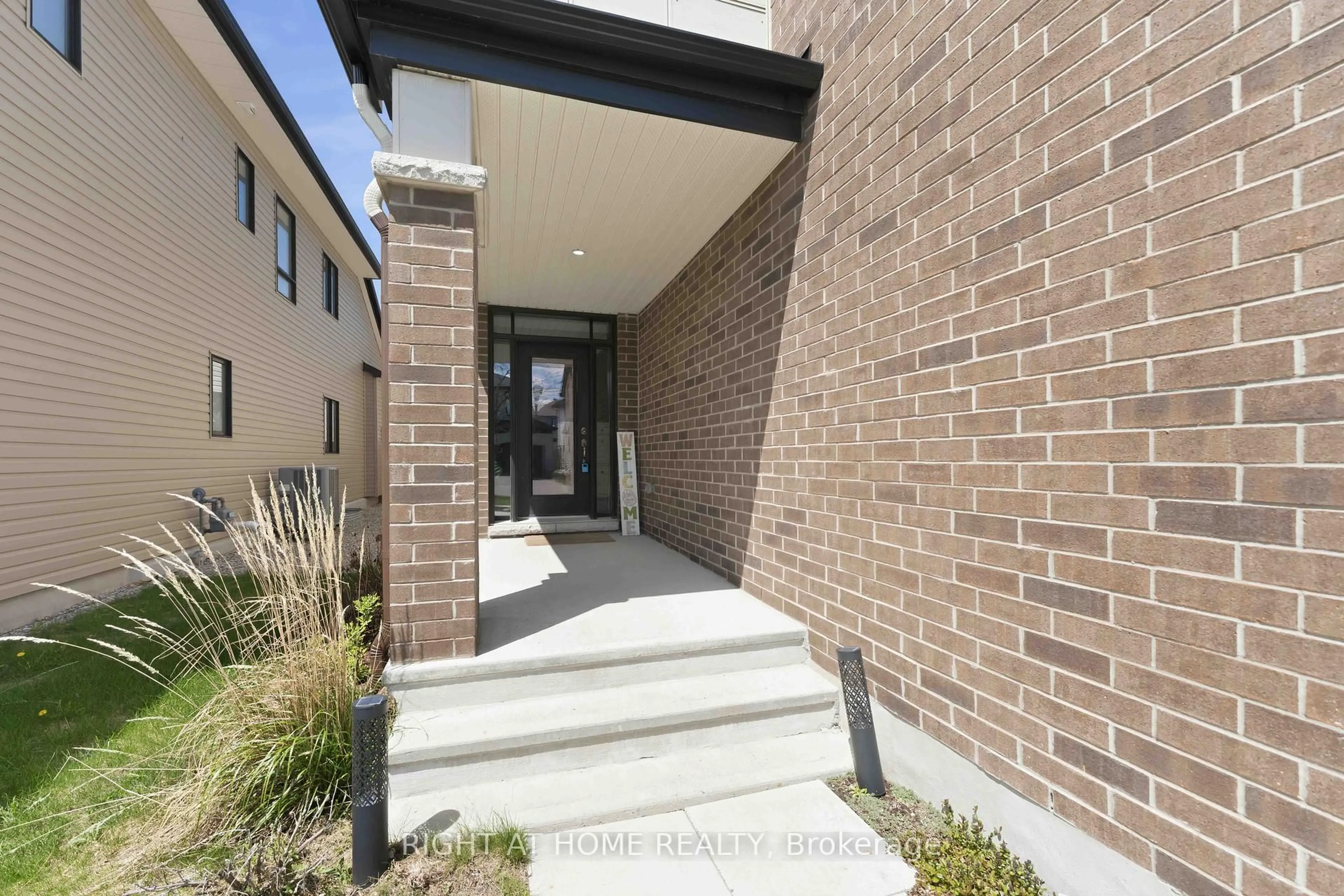 Unknown for 289 MOUNT NEBO Way, Gloucester Ontario K1X 0E1