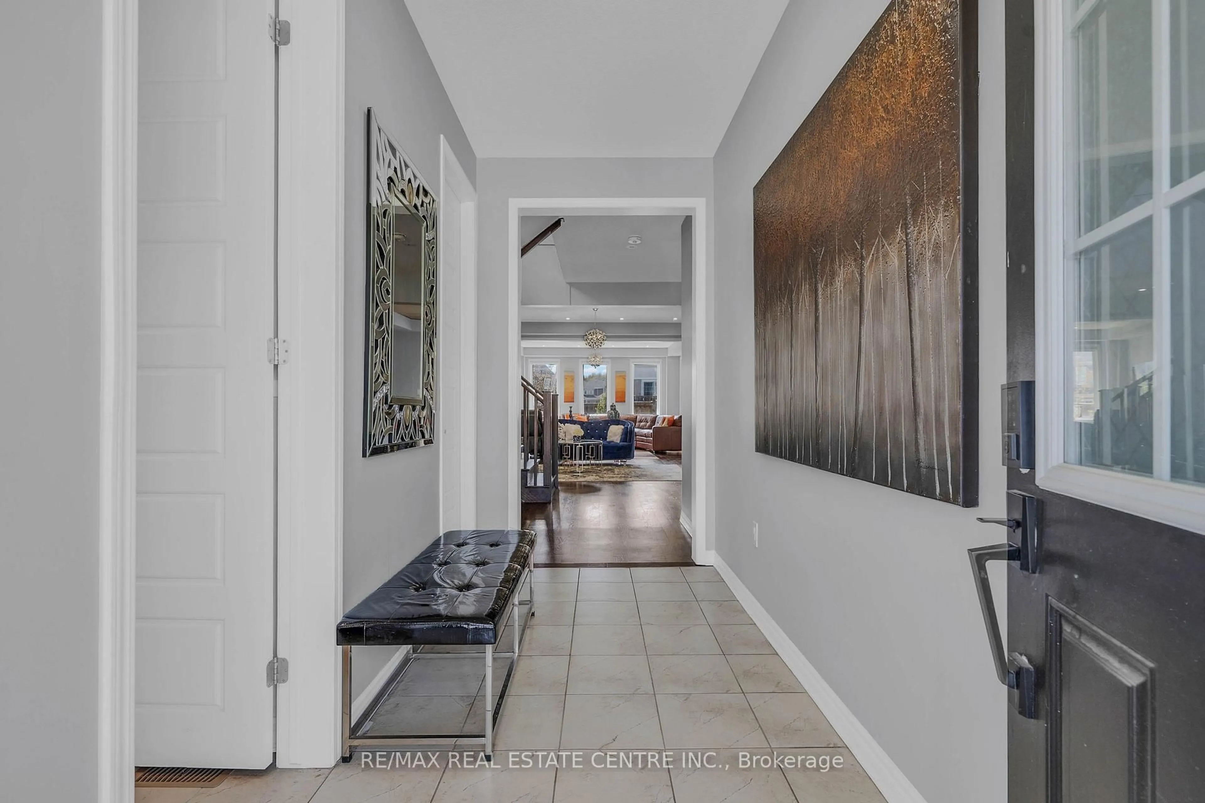 Indoor entryway for 460 Equestrian Way, Cambridge Ontario N3E 0B6