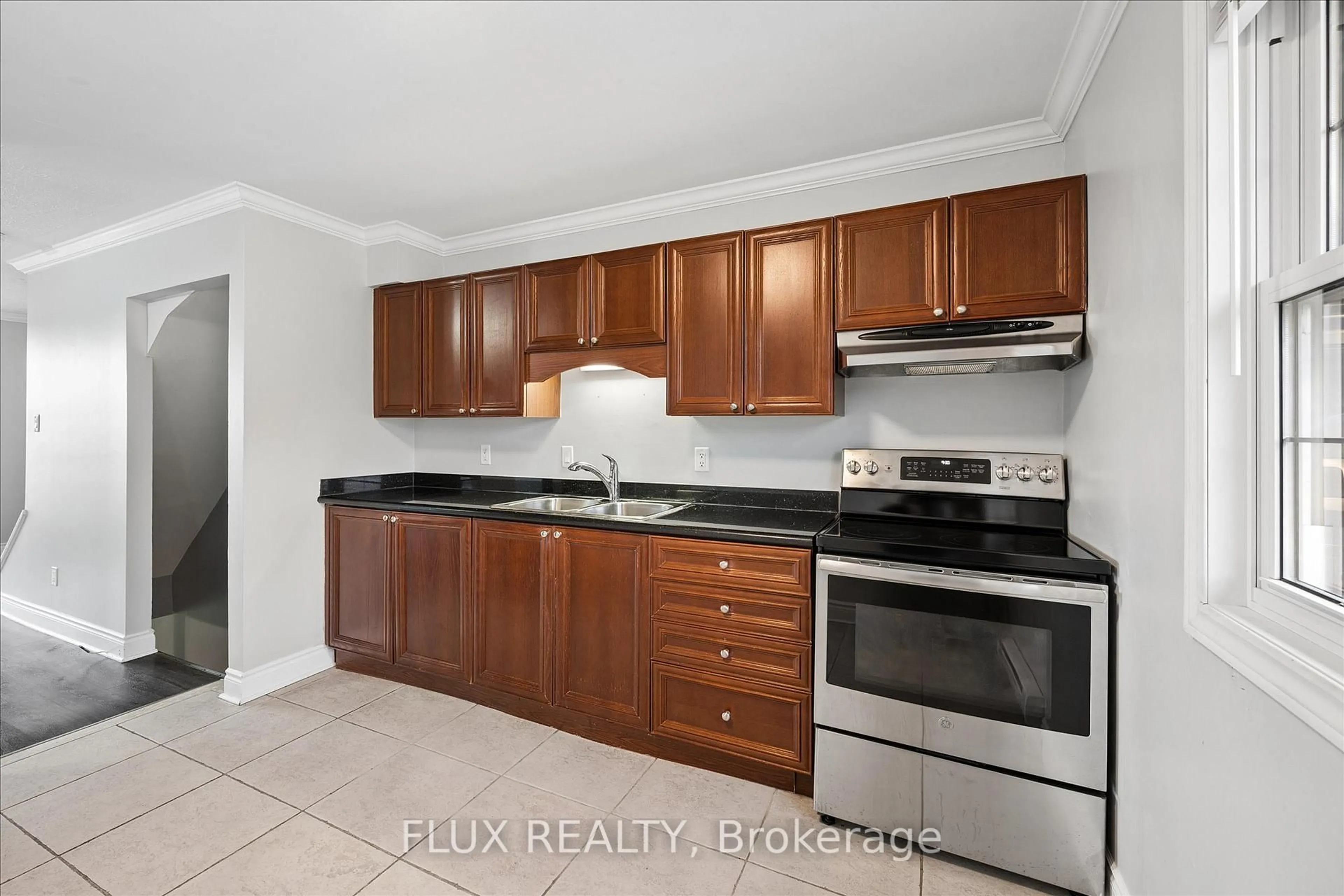 Standard kitchen, ceramic/tile floor for 47 Blandford St #4, Woodstock Ontario N4S 7H7