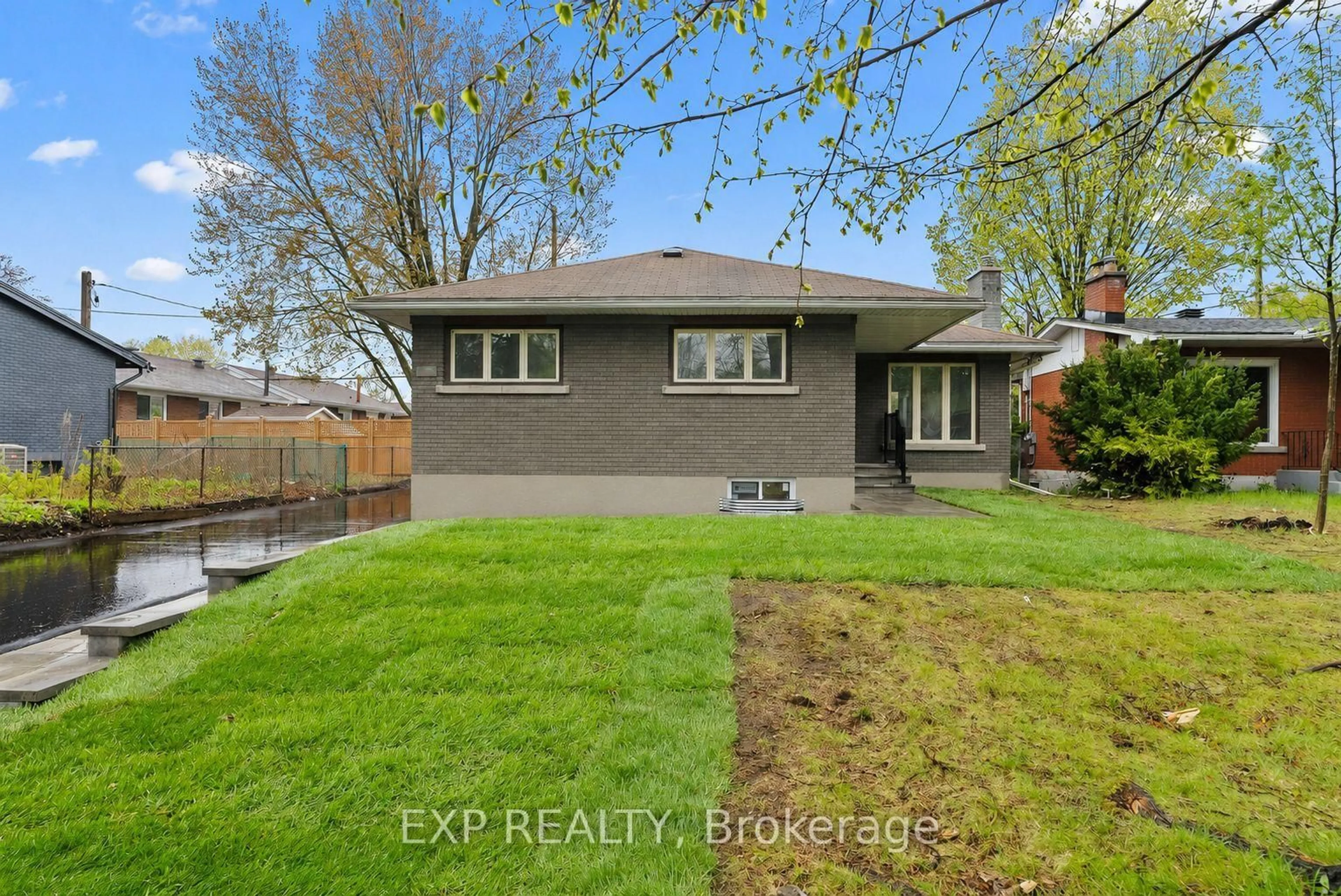 Home with vinyl exterior material, street for 2393 Sheldon Ave, Ottawa Ontario K2C 1K4