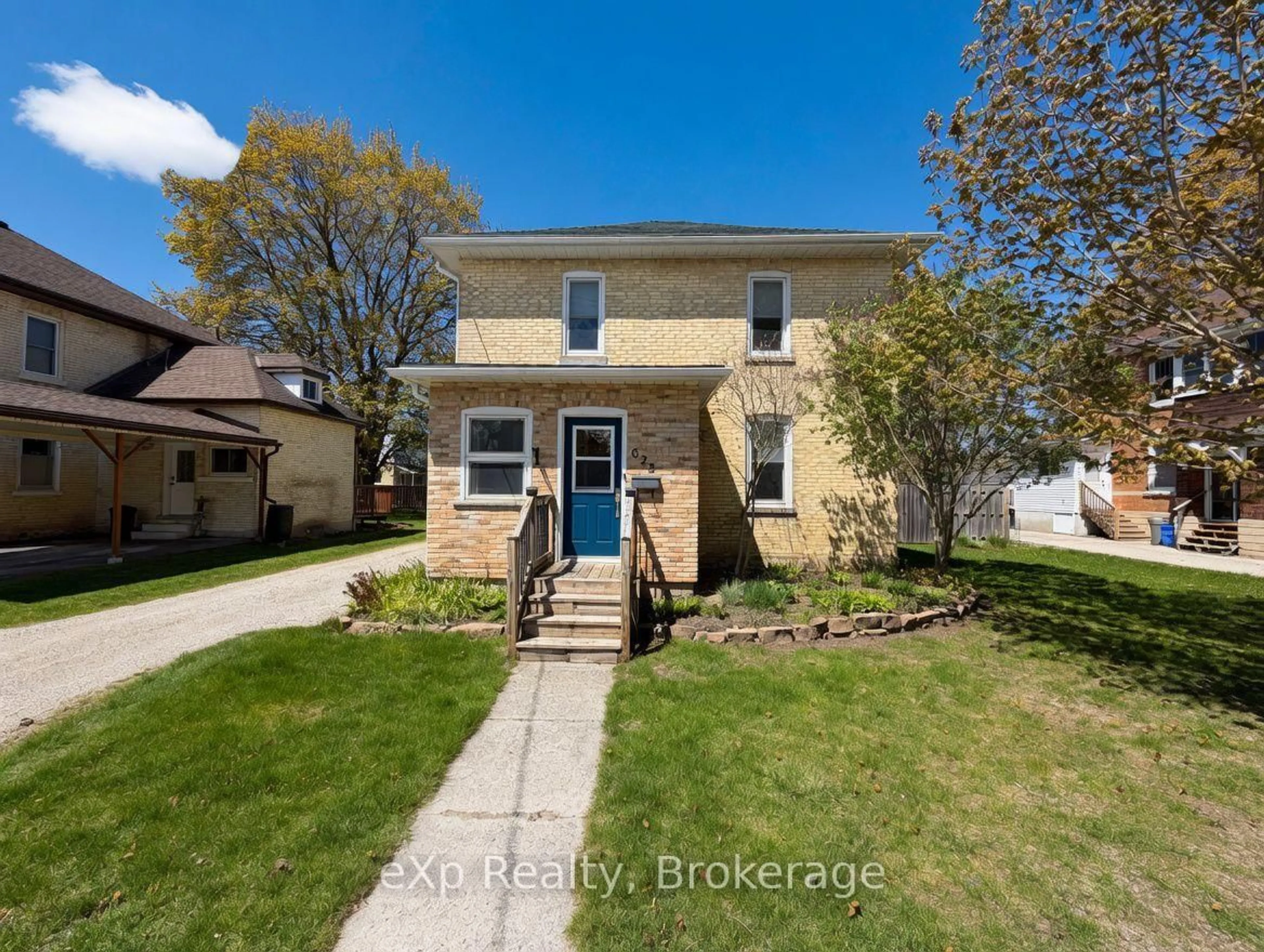 A pic from outside/outdoor area/front of a property/back of a property/a pic from drone, street for 625 GIBSON St, Brockton Ontario N0G 2V0