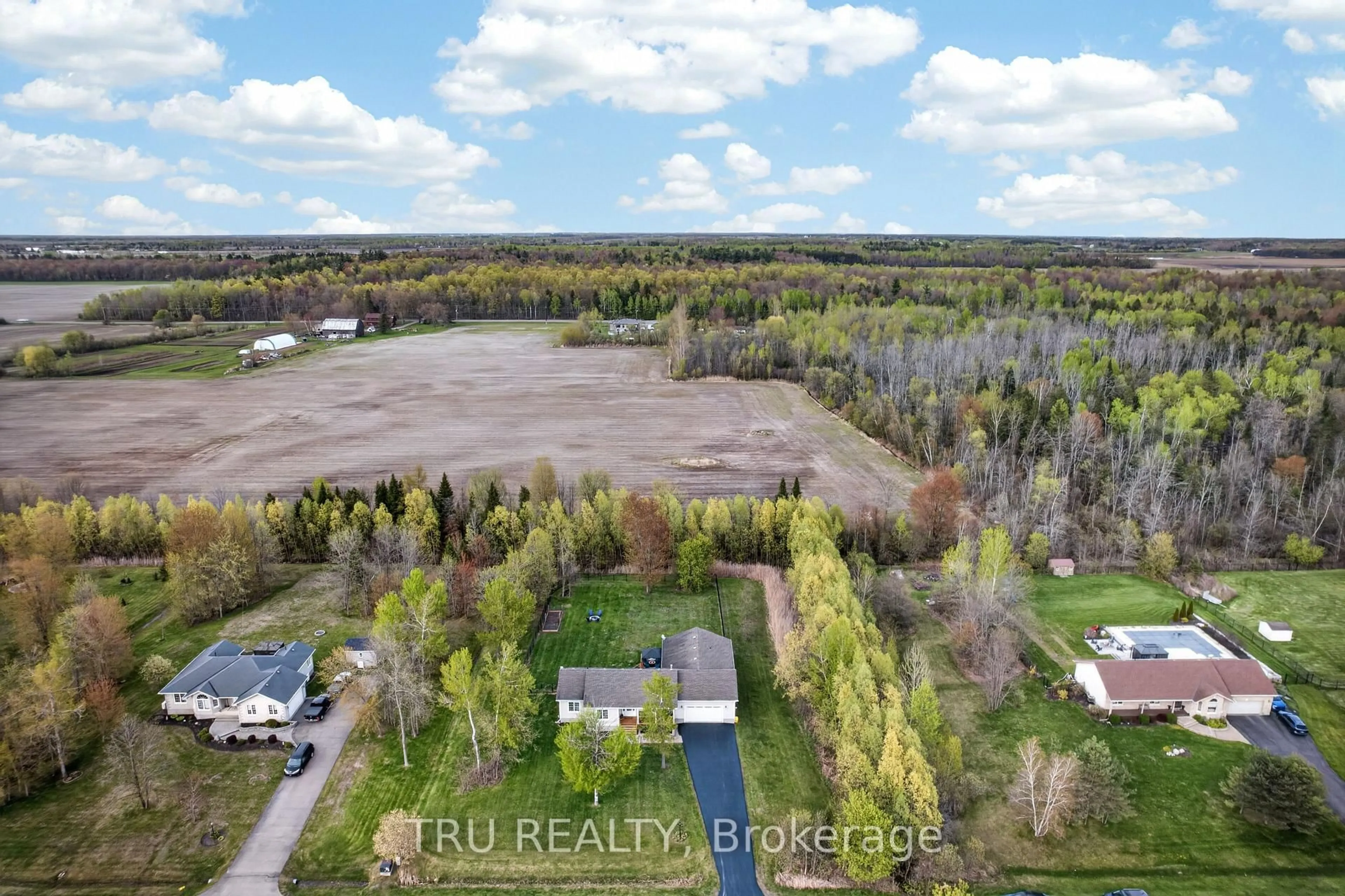 A pic from outside/outdoor area/front of a property/back of a property/a pic from drone, water/lake/river/ocean view for 52 Kimberly Ave, North Grenville Ontario K0G 1J0