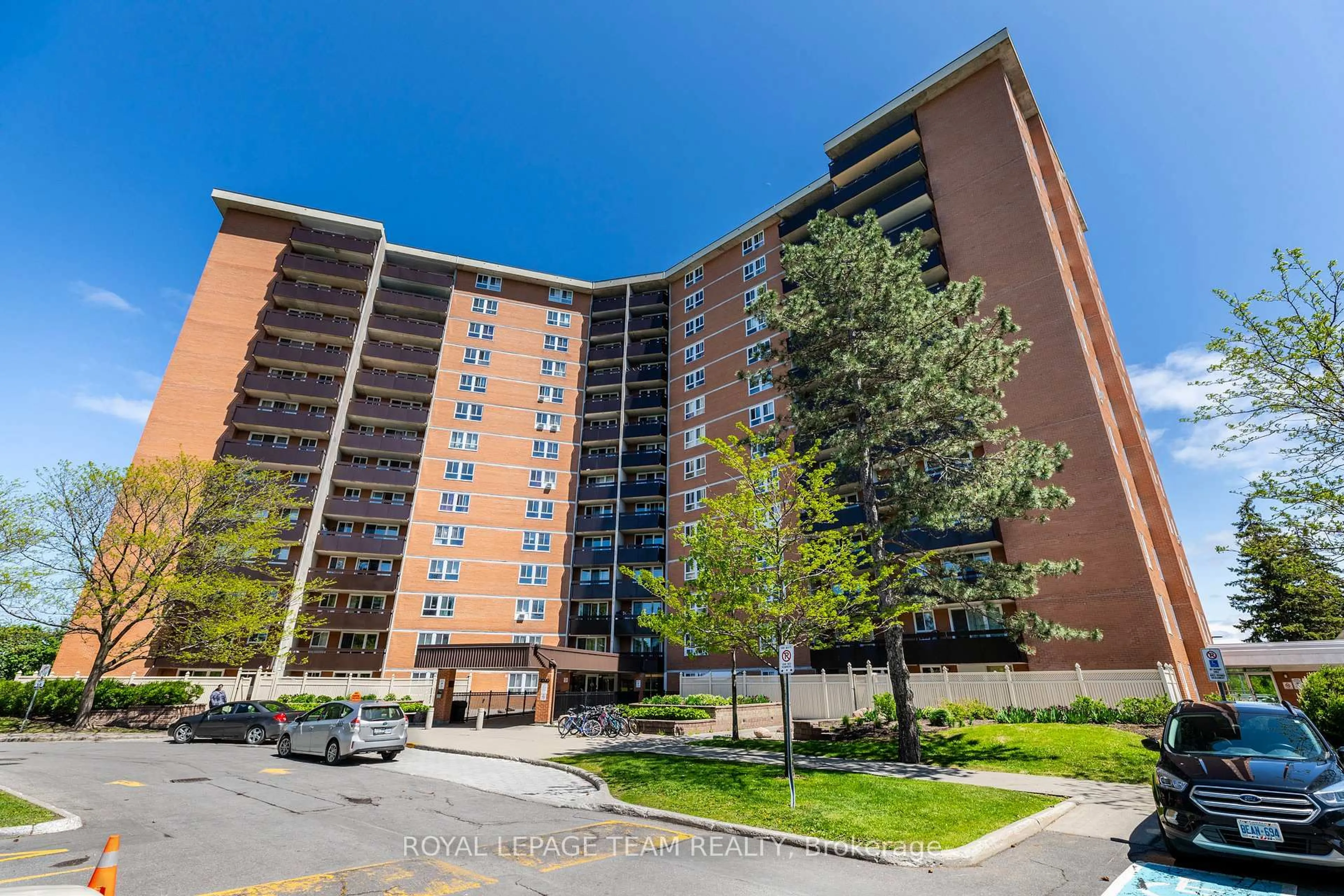 Unknown for 2020 Jasmine Cres #313, Ottawa Ontario K1J 8K5