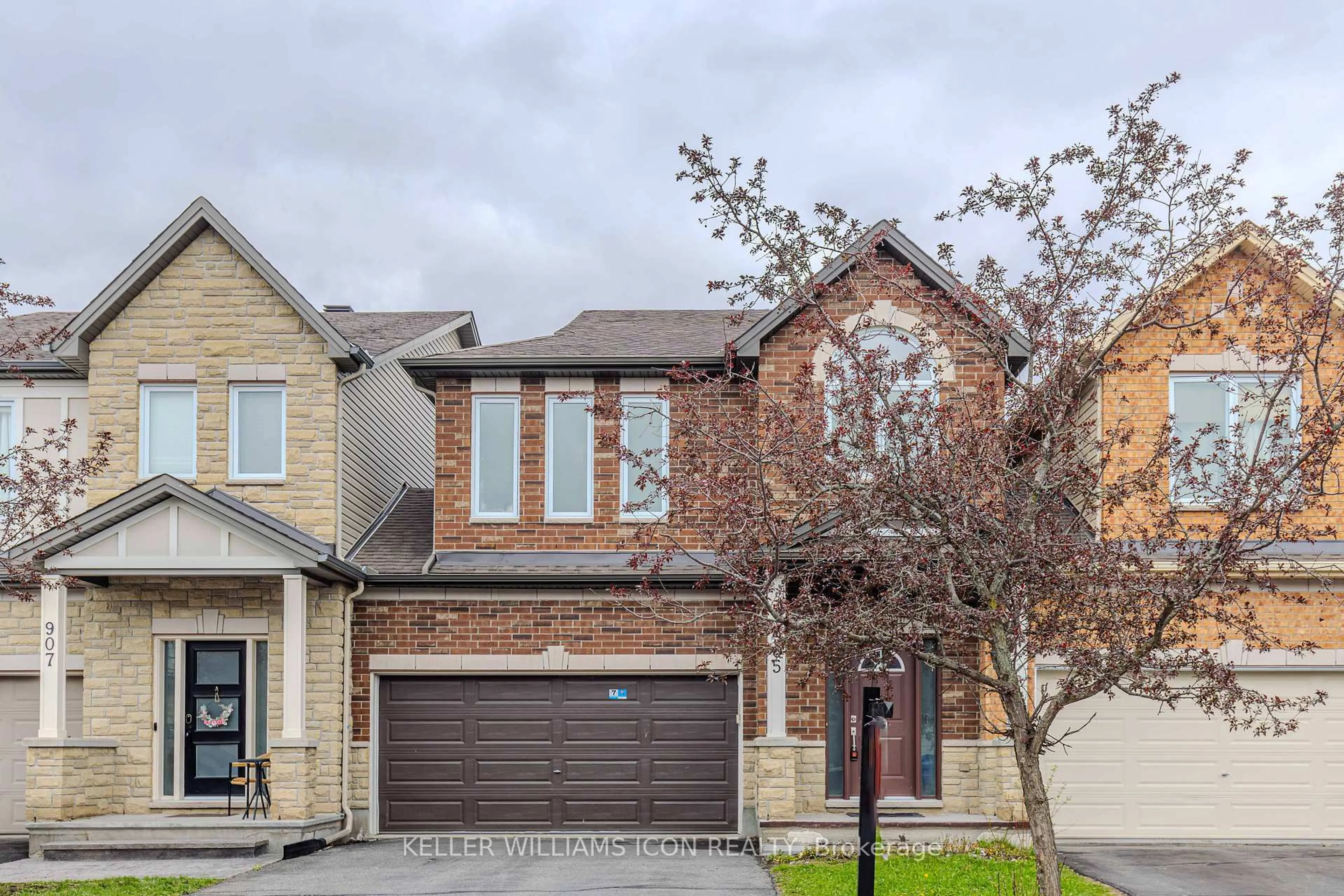 Home with brick exterior material, street for 905 Whiteford Way, Ottawa Ontario K2M 0C9