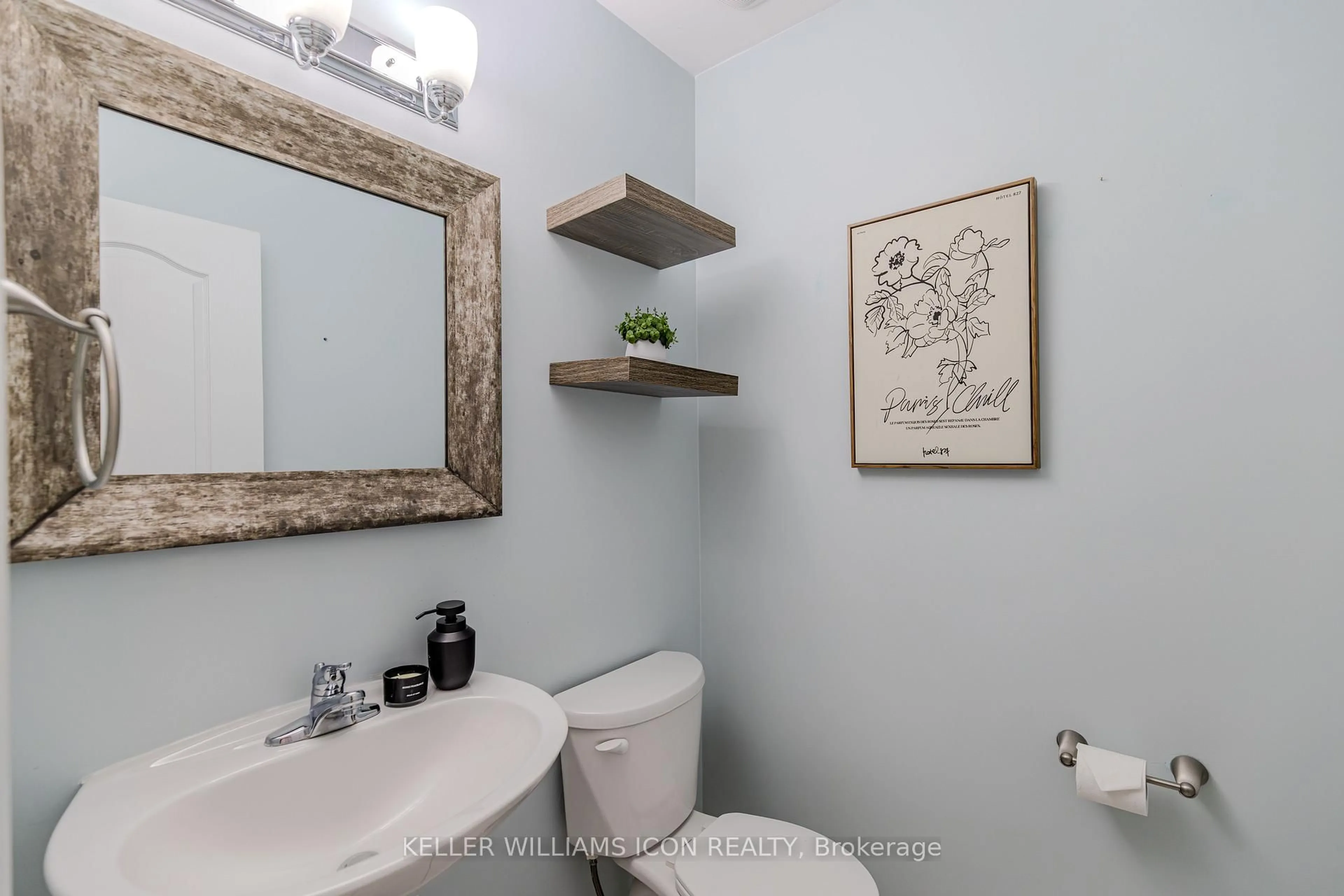 Standard bathroom, ceramic/tile floor for 905 Whiteford Way, Ottawa Ontario K2M 0C9
