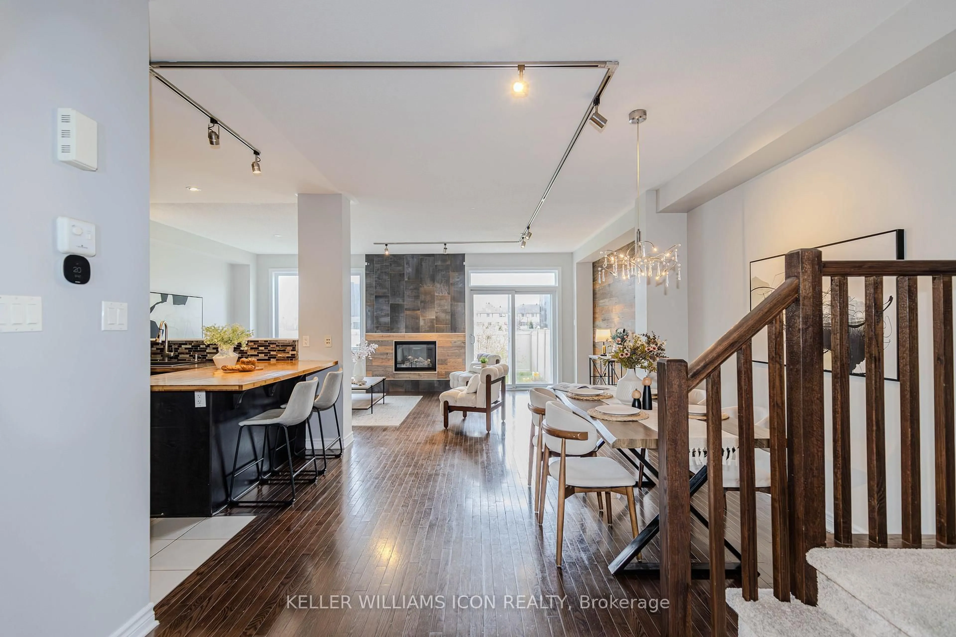 Open concept kitchen, unknown for 905 Whiteford Way, Ottawa Ontario K2M 0C9