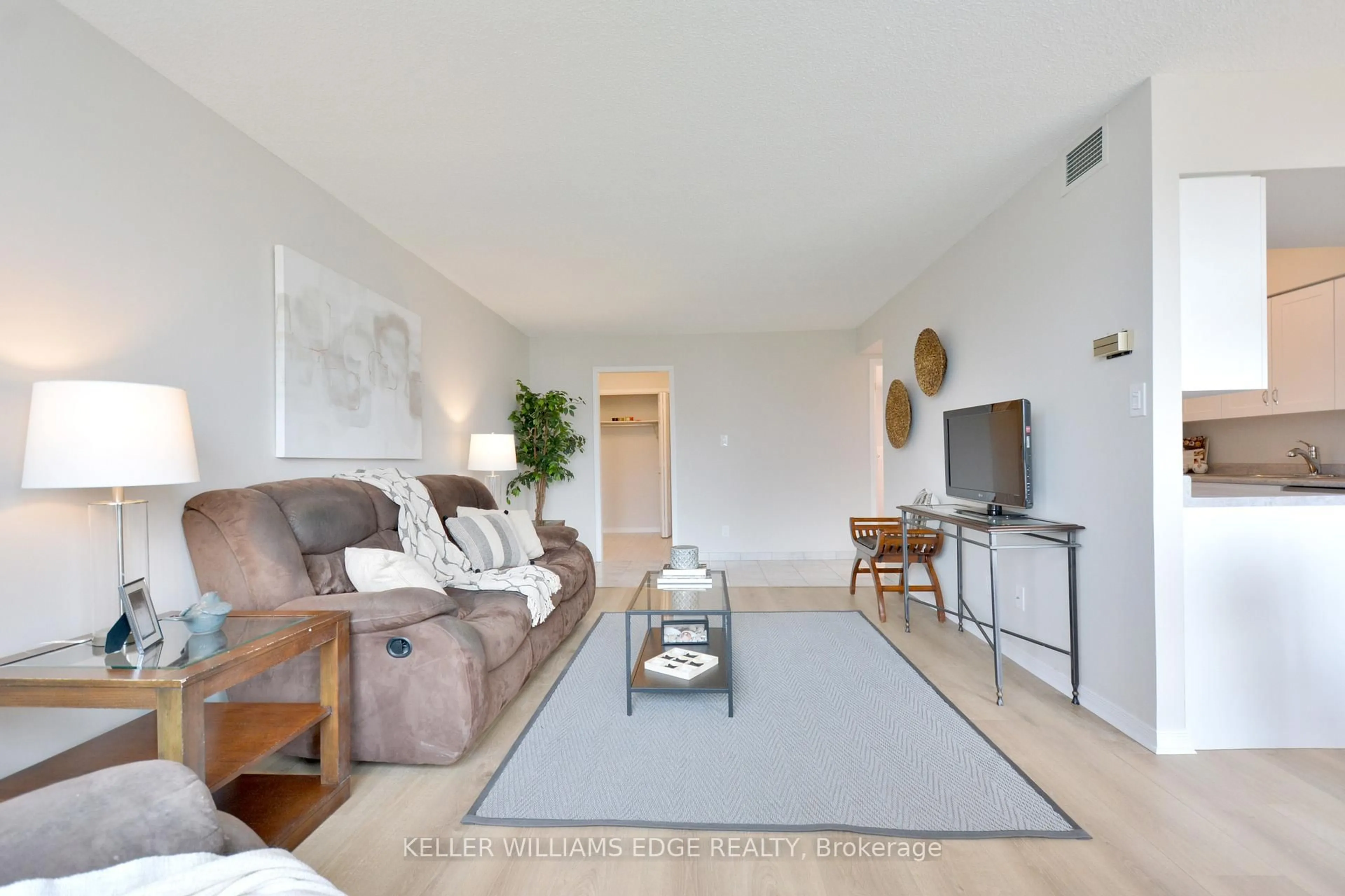 Living room with furniture, unknown for 180 Limeridge Rd, Hamilton Ontario L9C 7C7