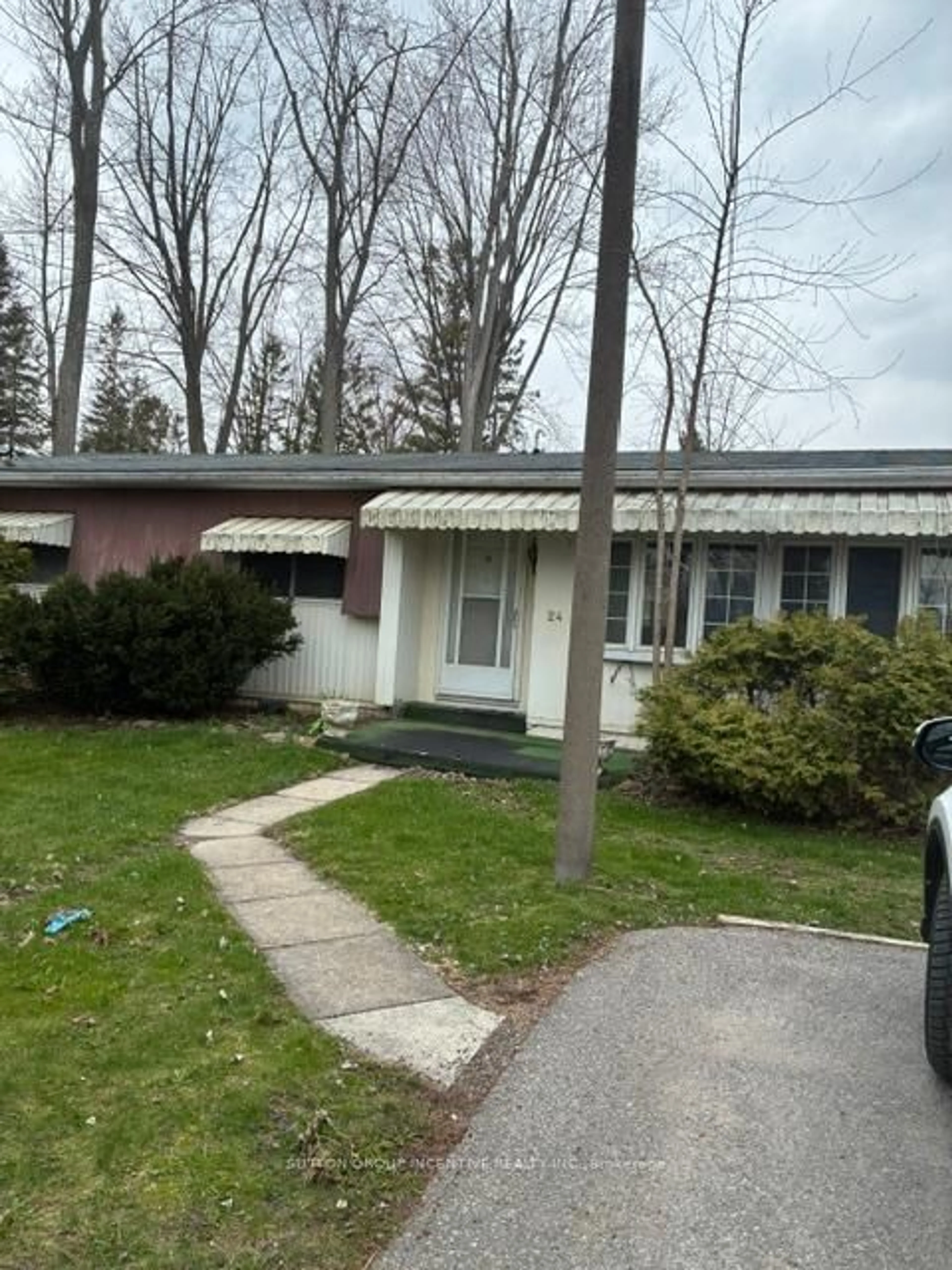 Home with vinyl exterior material, street for 24 Nature Trail Road, Tr, Innisfil Ontario L9S 1N4